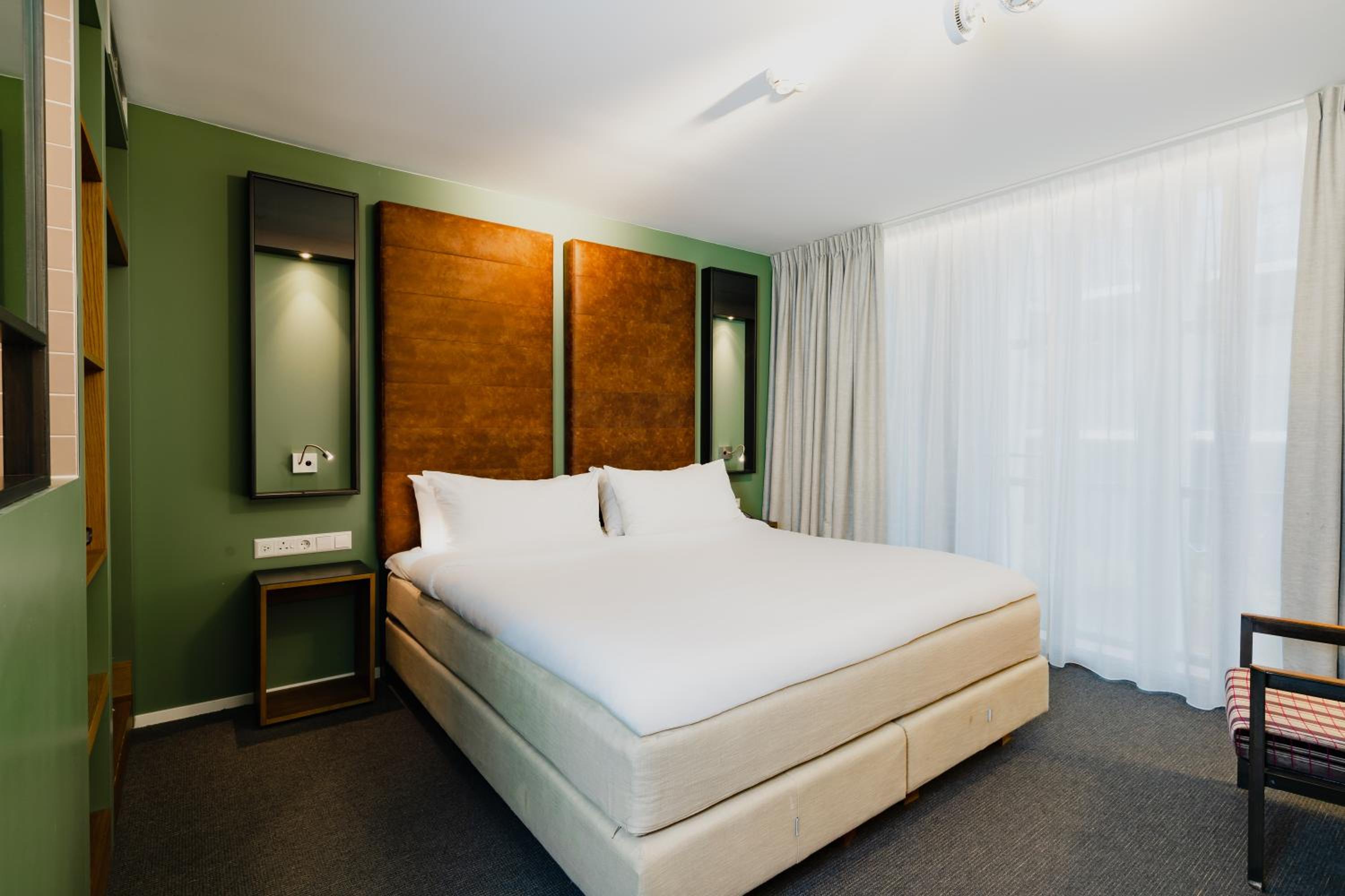 Deluxe Double or Twin Room thumbnail 5
