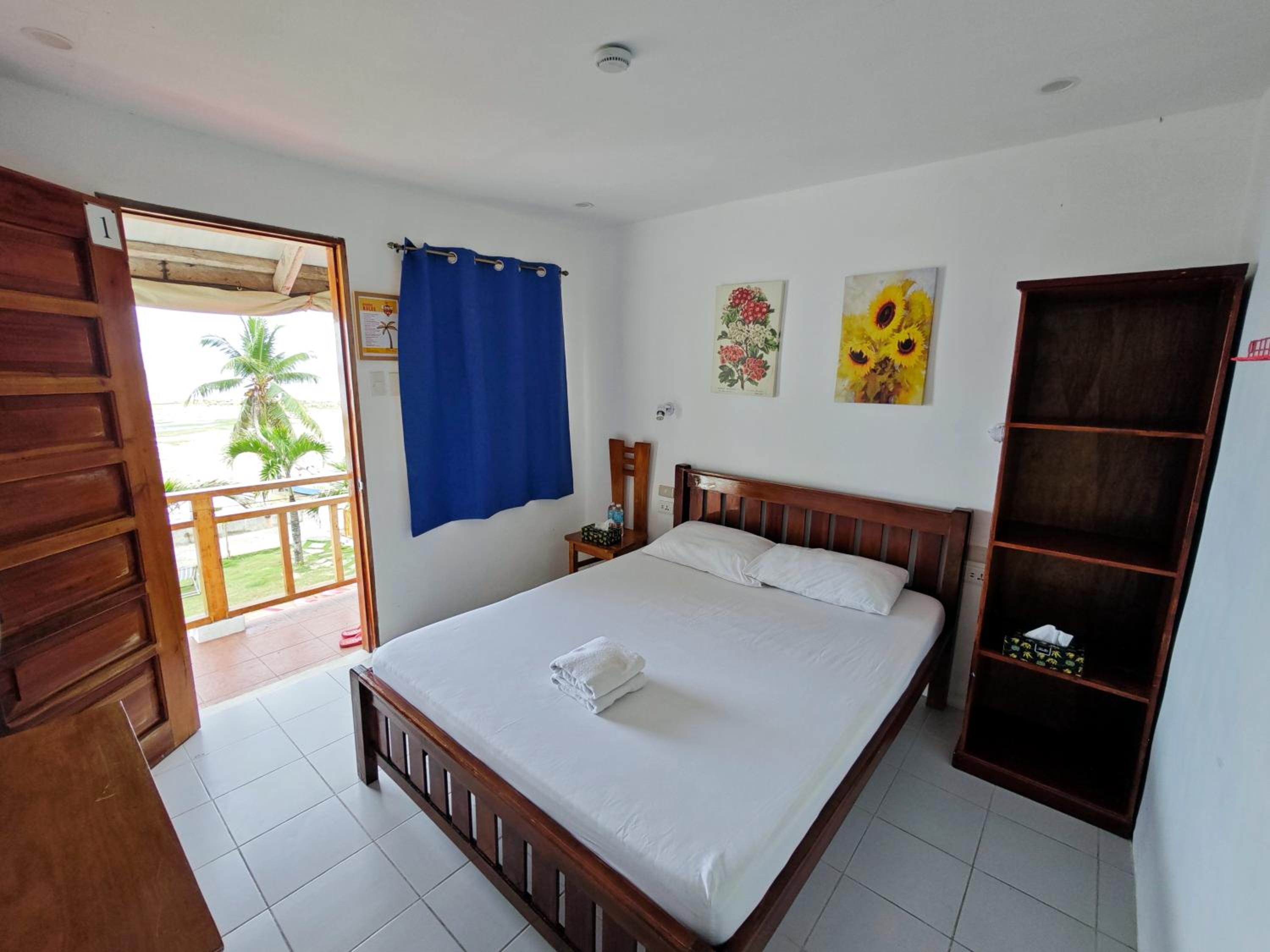 Double Room with Sea View - Photo 1
