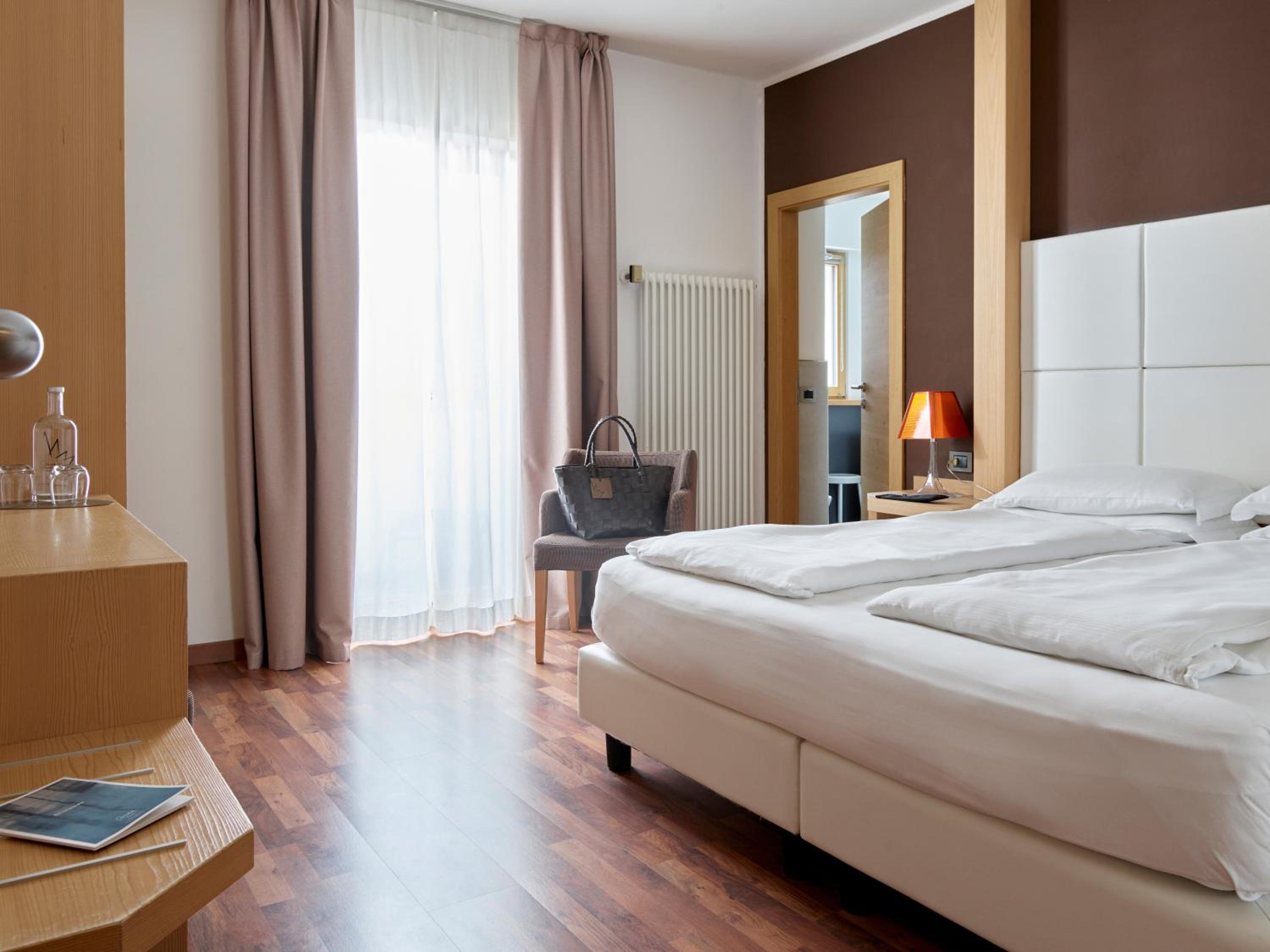 Double or Twin Room - Photo 4