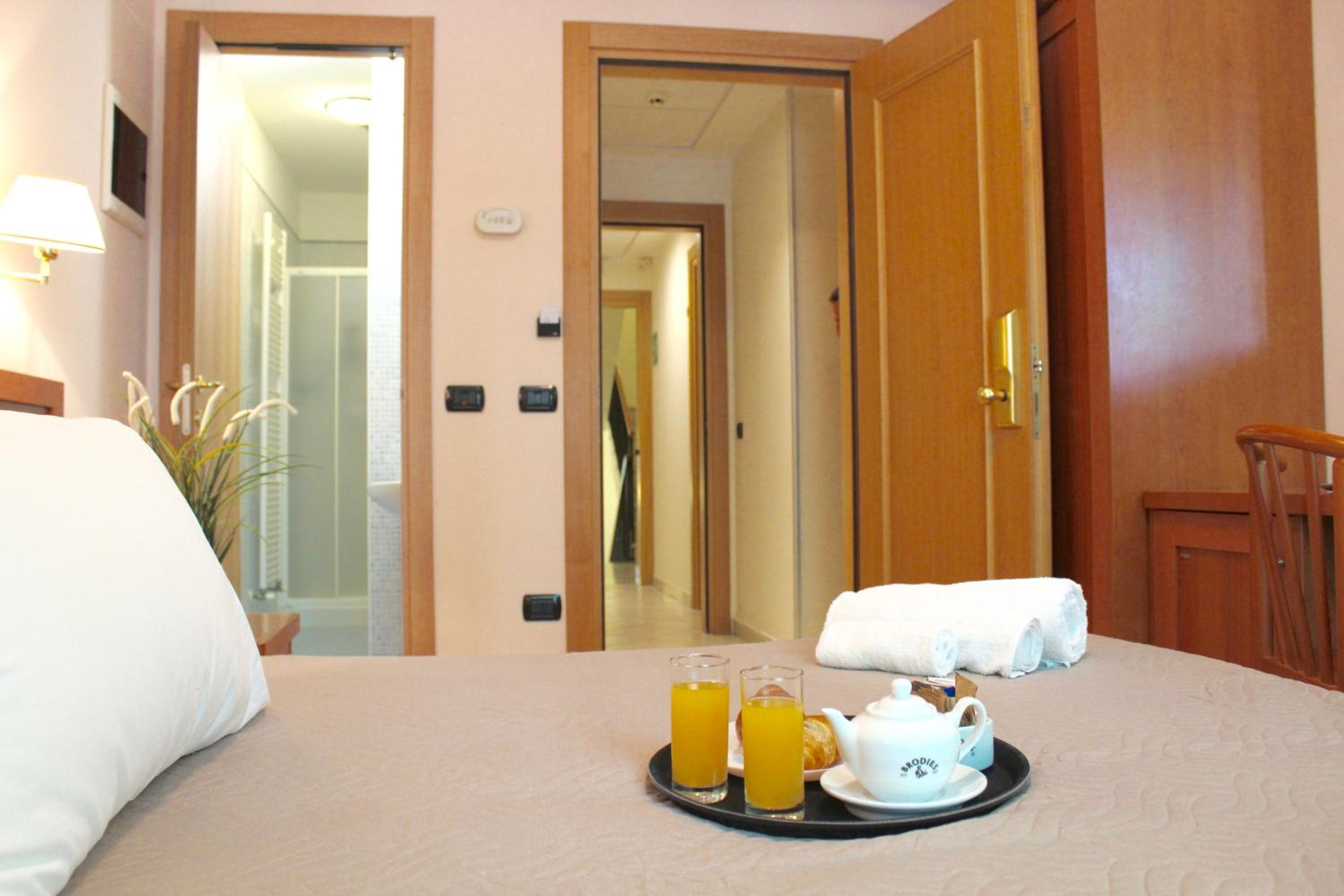 Double Room - Photo 3