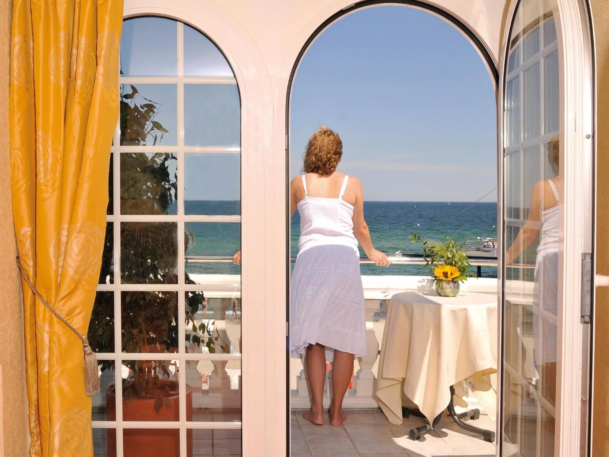 One-Bedroom Suite with Sea View photo 2