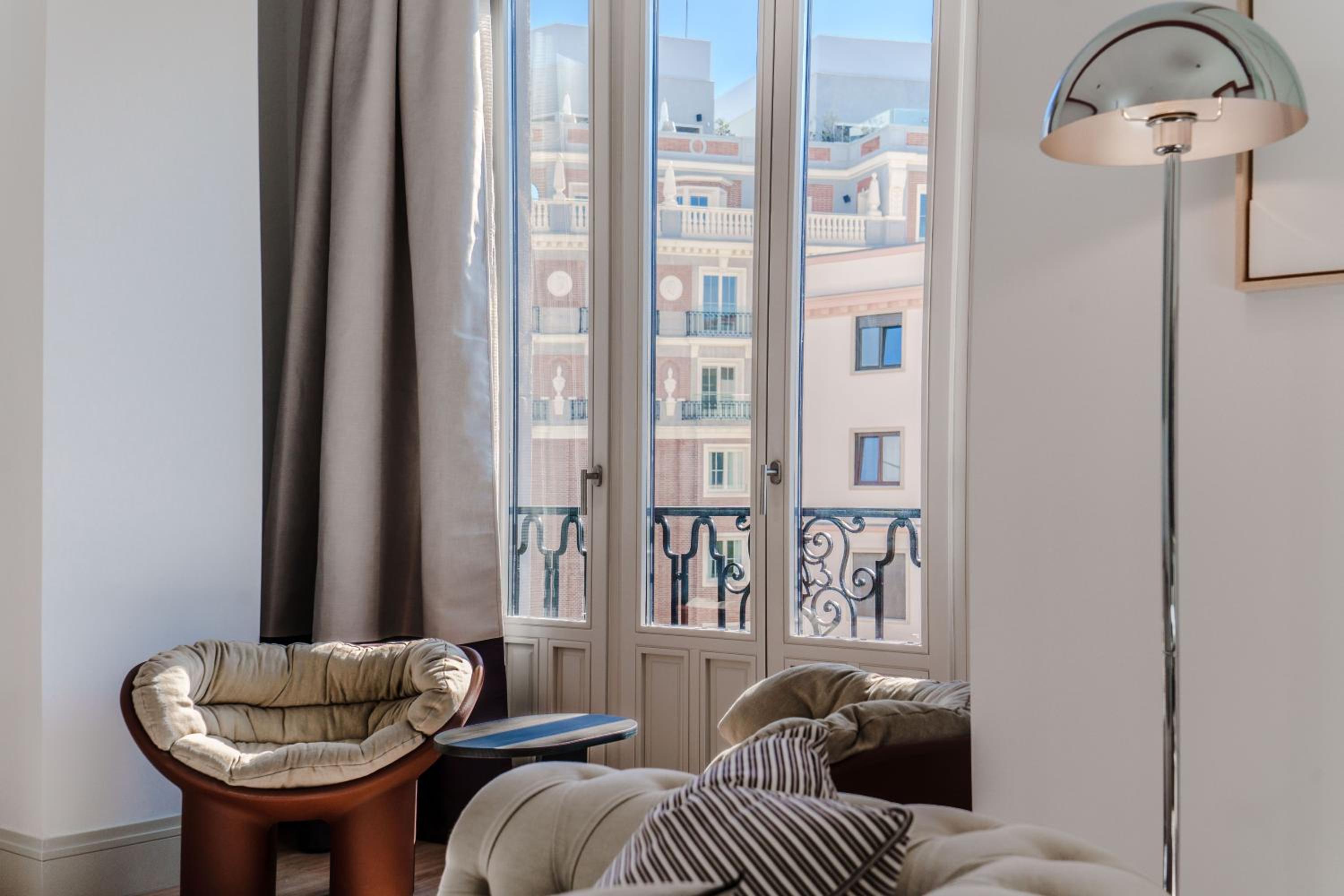 One-Bedroom Apartment photo 2
