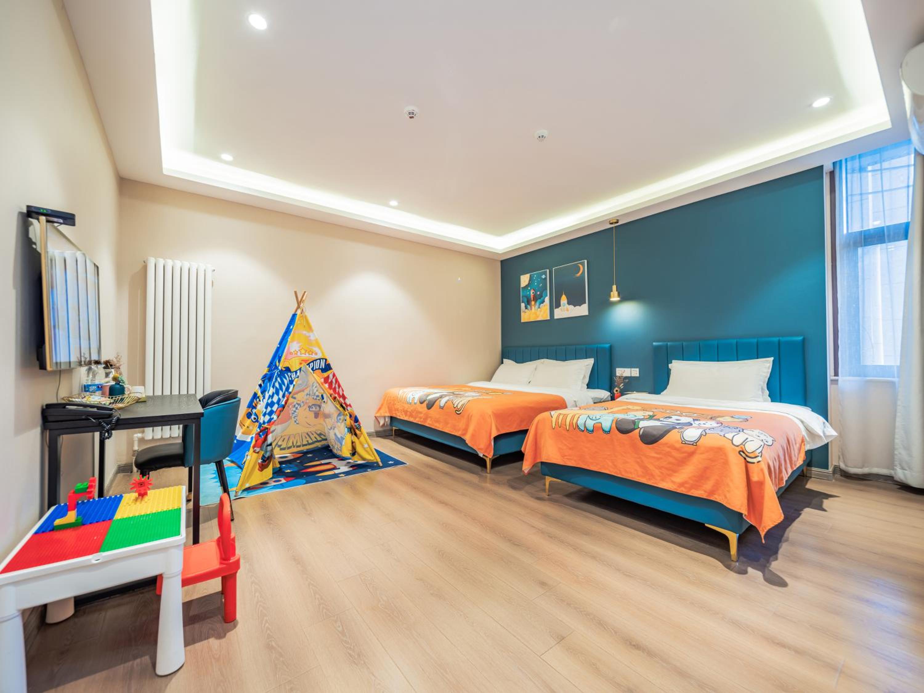 Superior Family Room