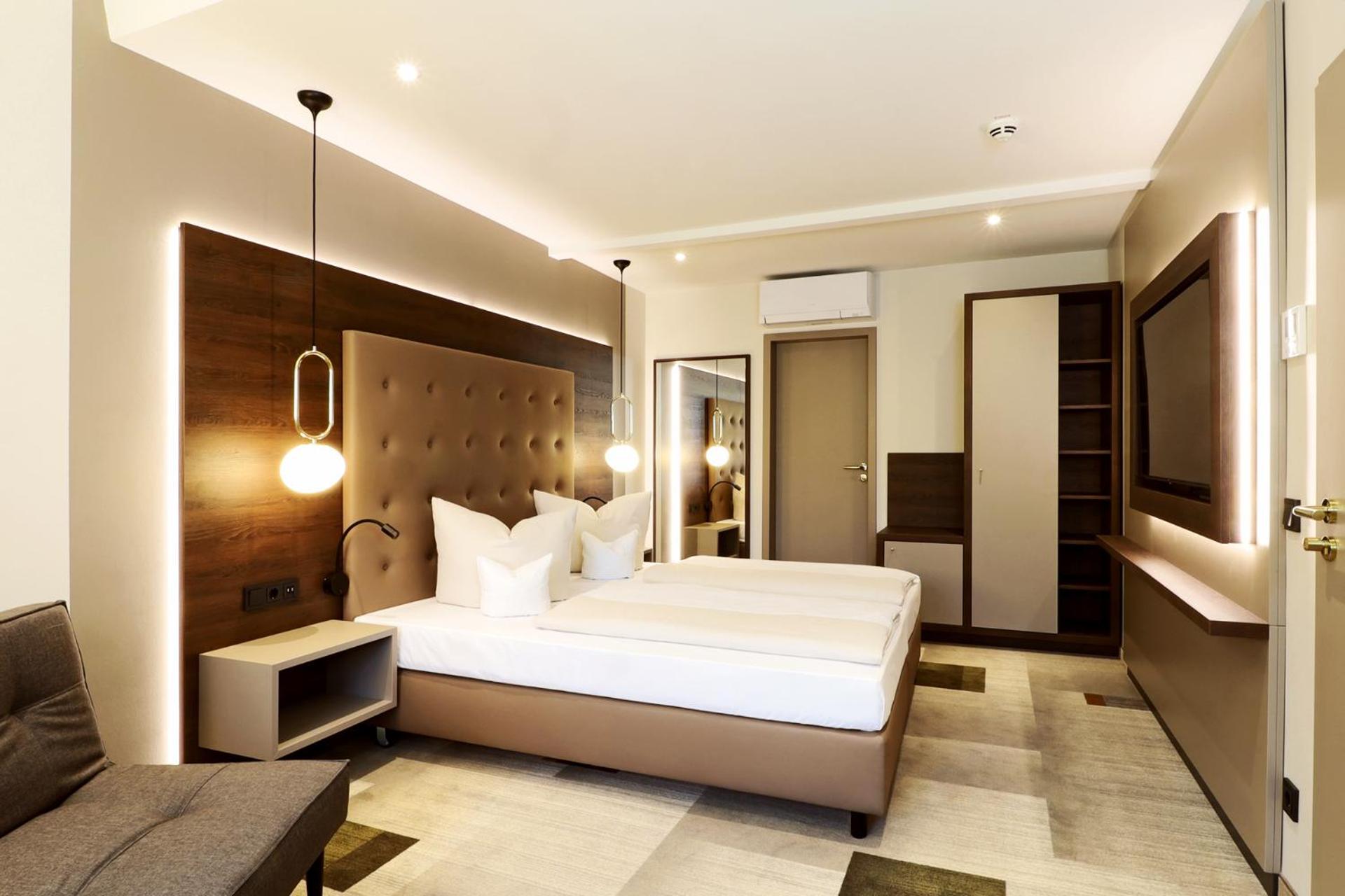 Deluxe King Room photo 1