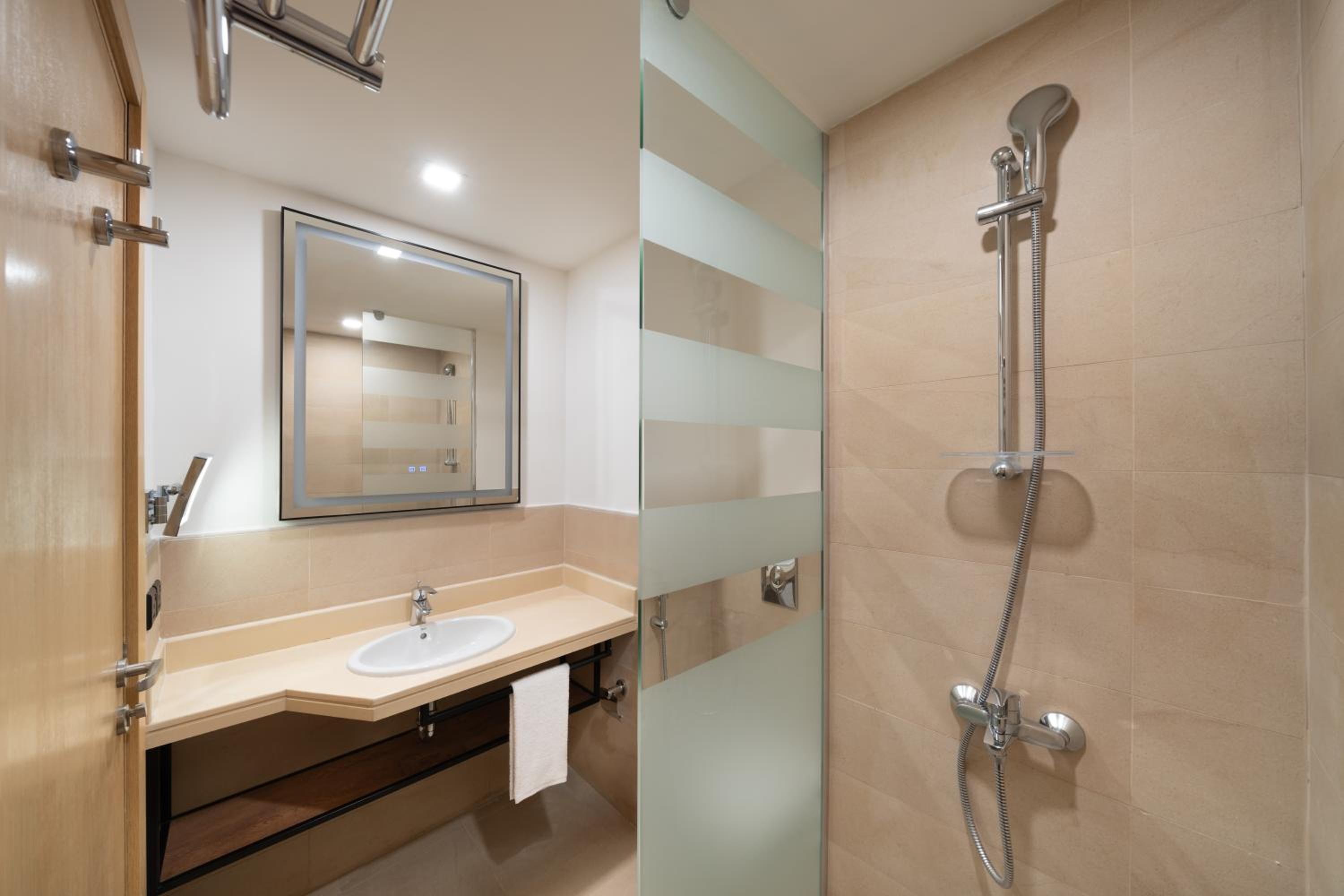 Junior Suite - Photo 7