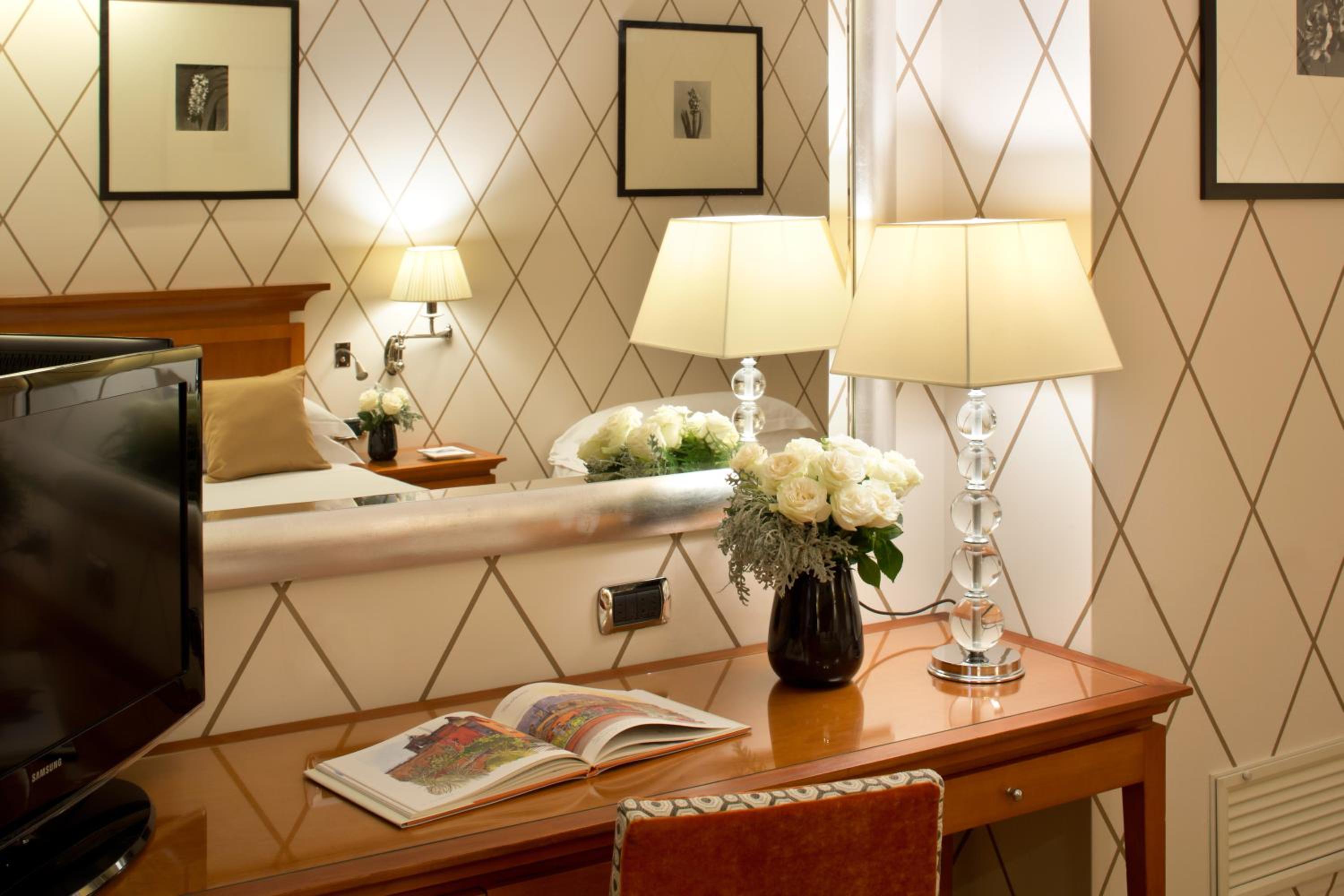 Triple Room thumbnail 5