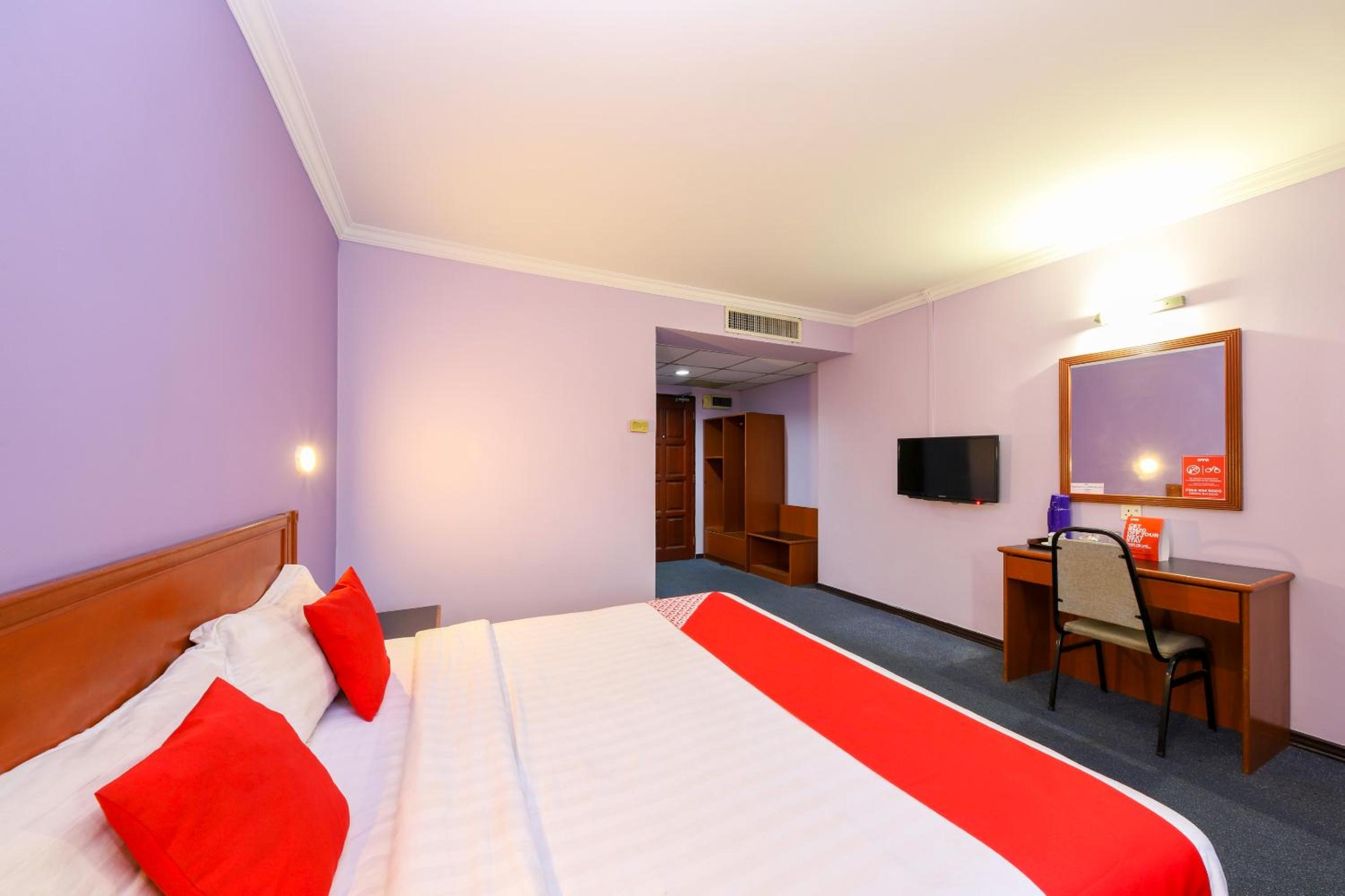 Deluxe King Room photo 1