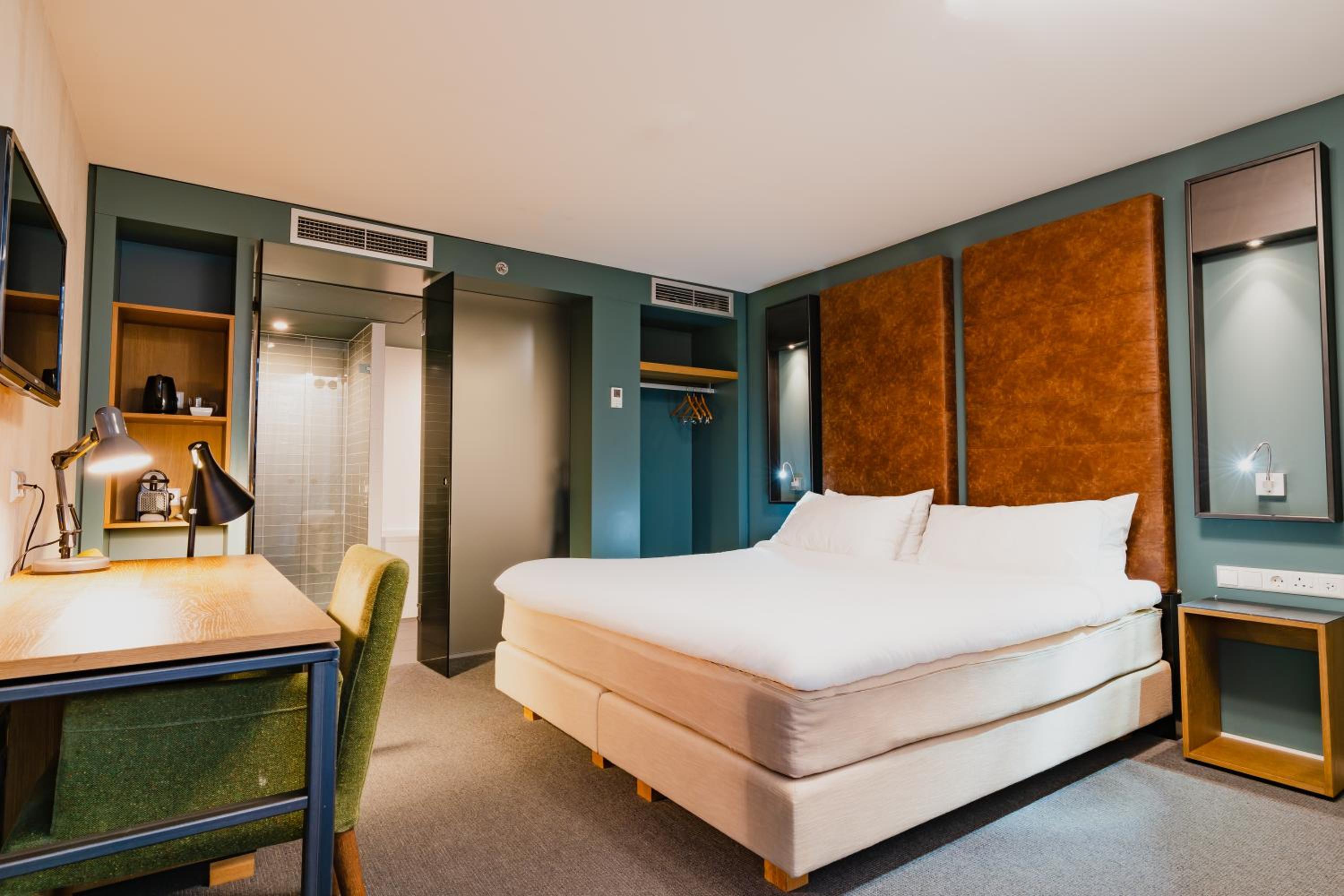 Indoor Double or Twin Room (Atrium view) thumbnail 5