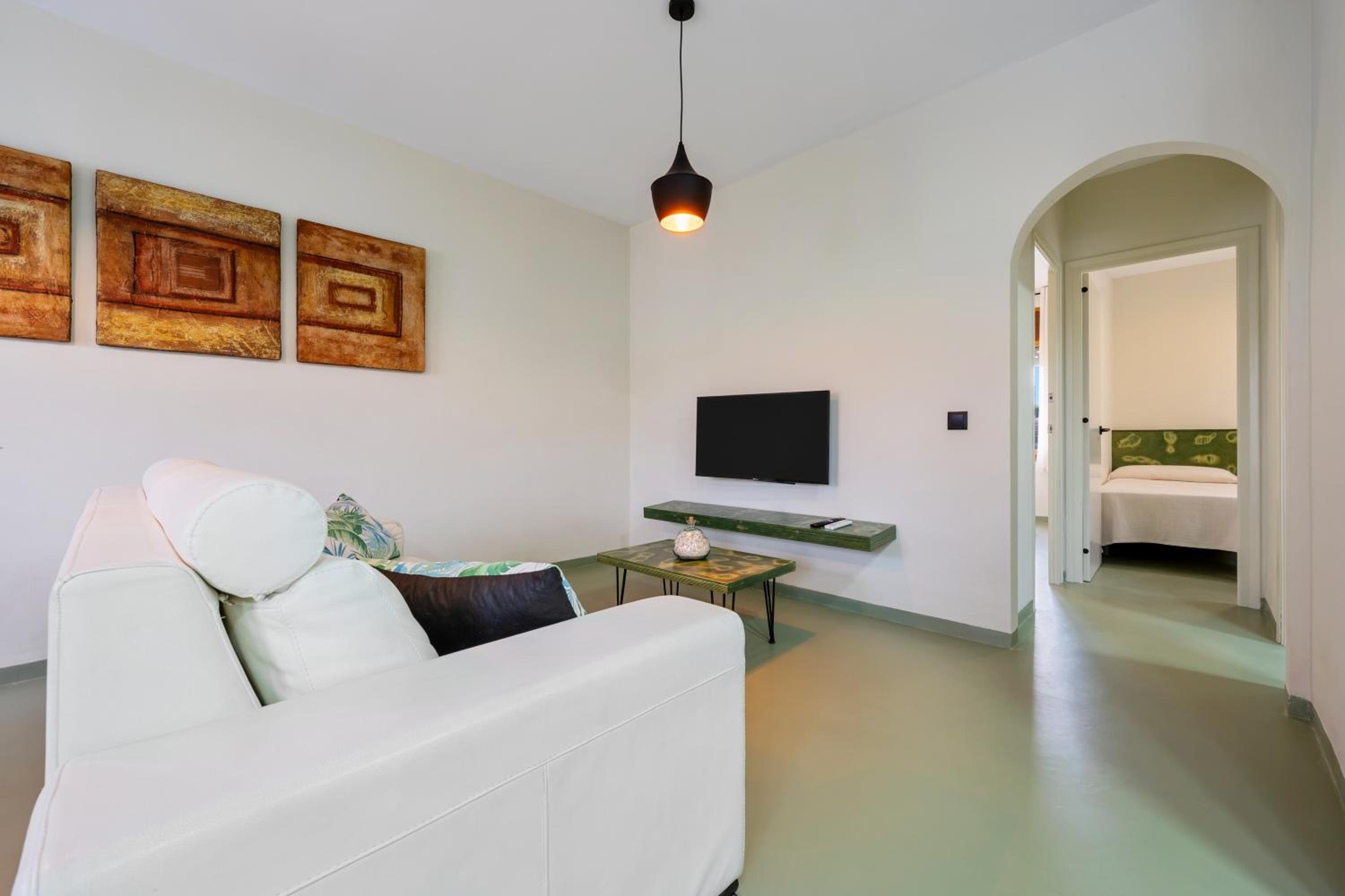 Two-Bedroom House photo 3