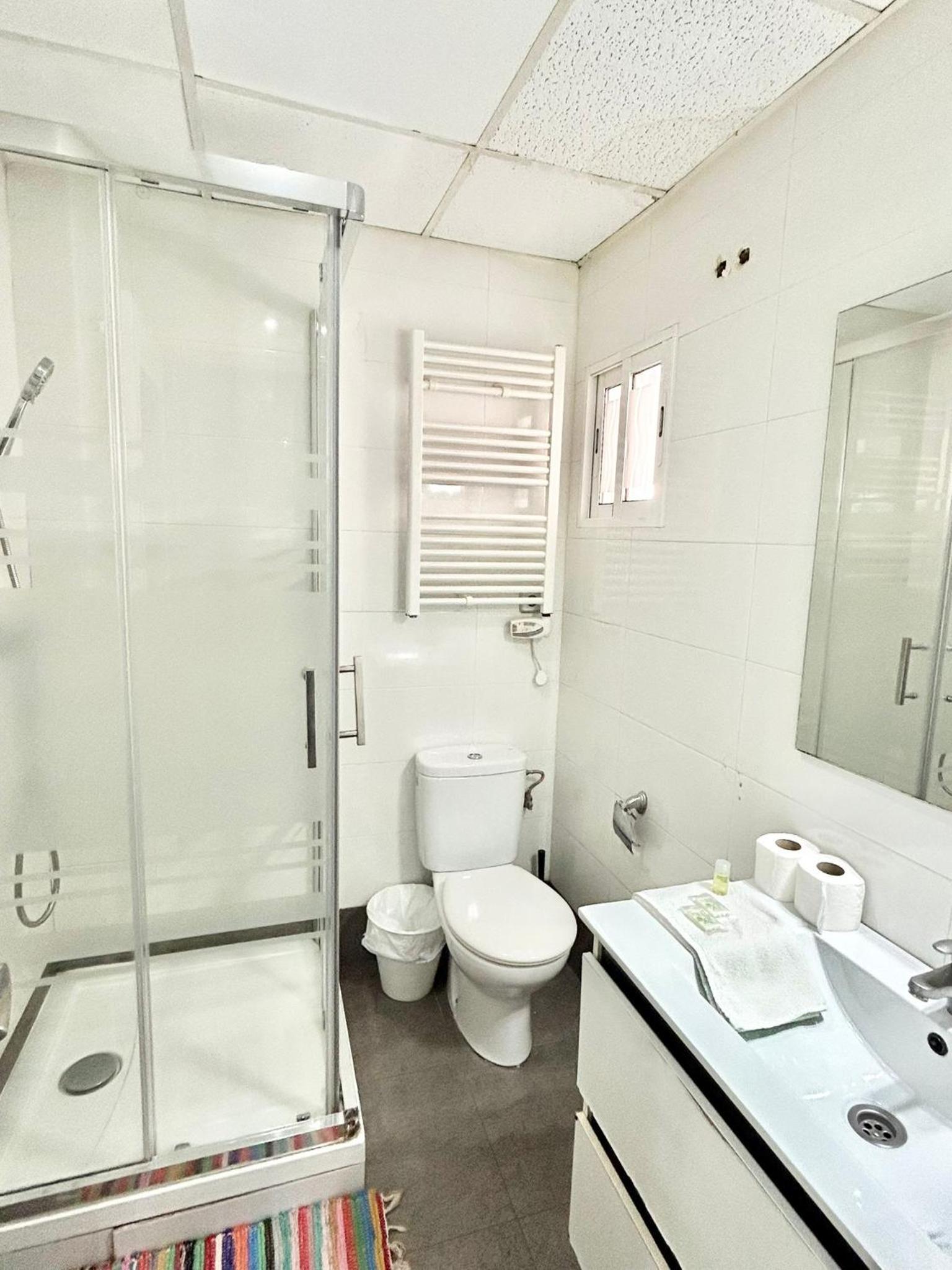 One-Bedroom Apartment - Photo 14