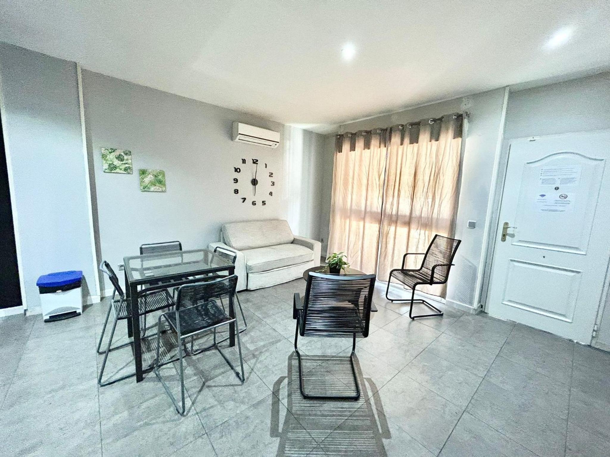 One-Bedroom Apartment - Photo 1