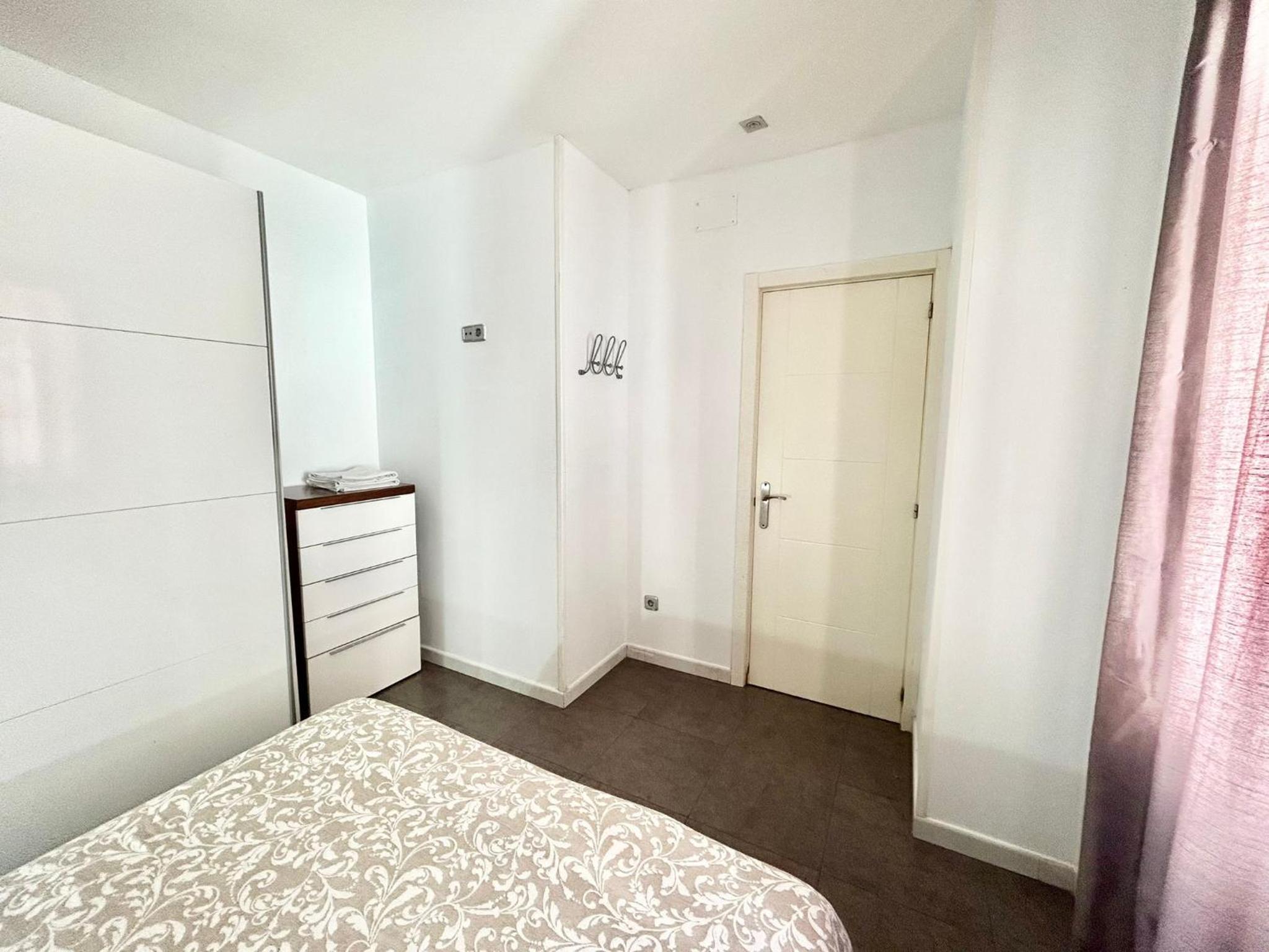 One-Bedroom Apartment - Photo 7