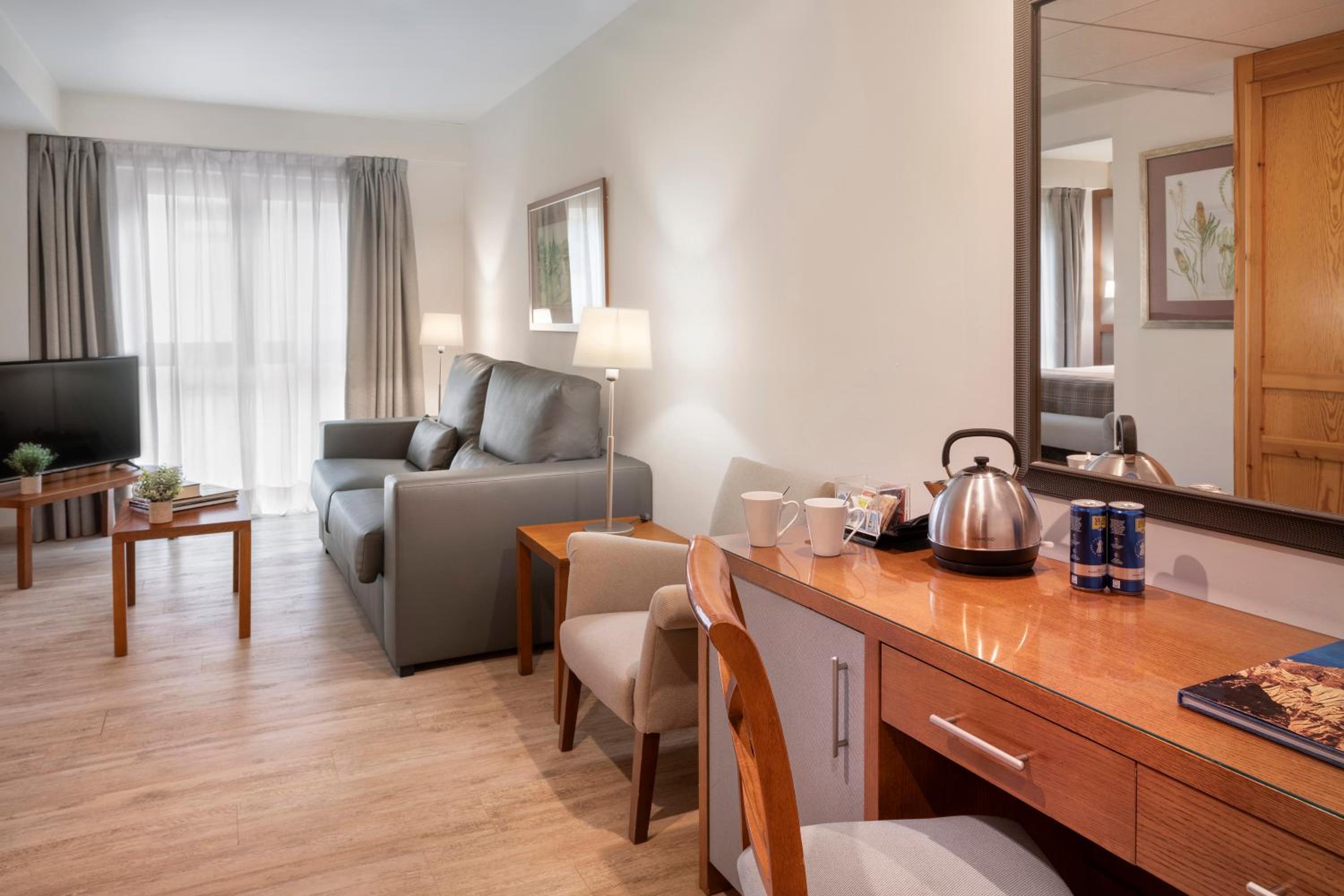 Family Room - Photo 4