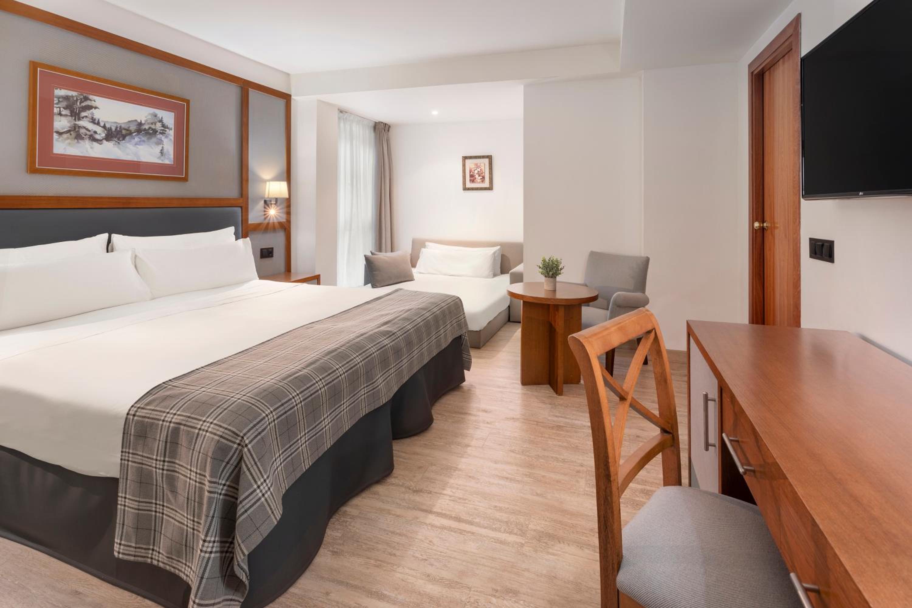 Triple Room - Photo 2