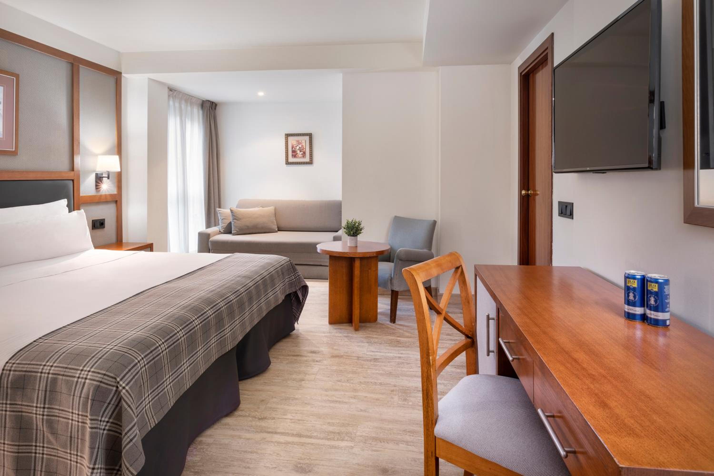 Triple Room - Photo 1