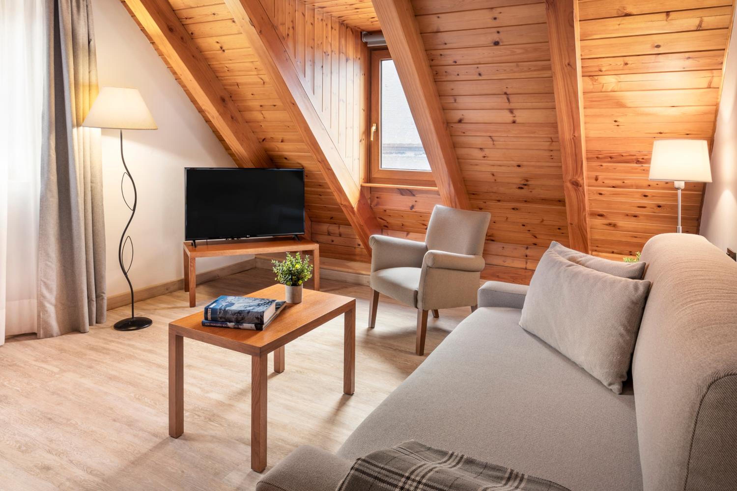 Duplex Suite (2 adults + 2 children) - Photo 2