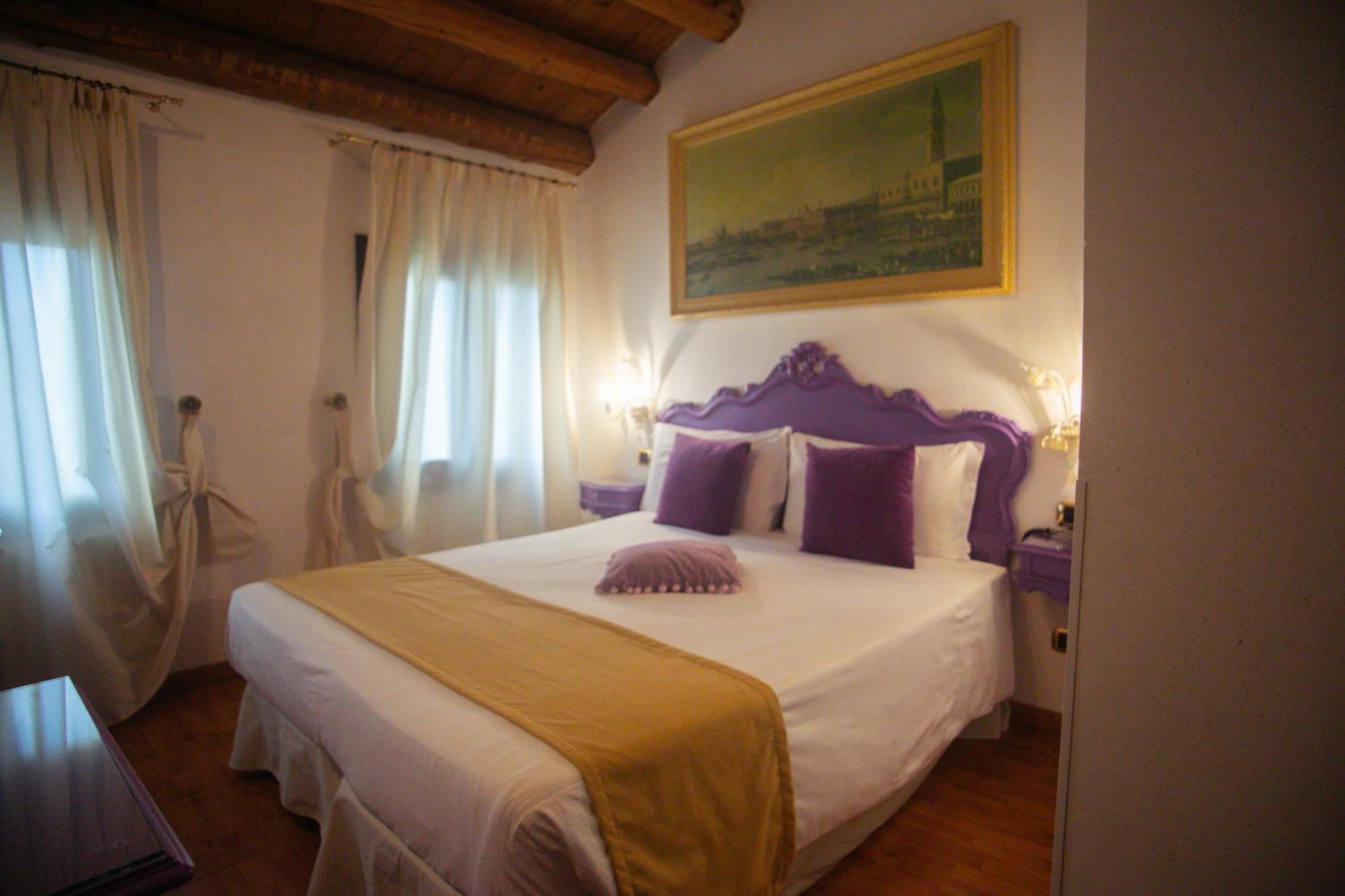 Economy Double or Twin Room - Photo 6