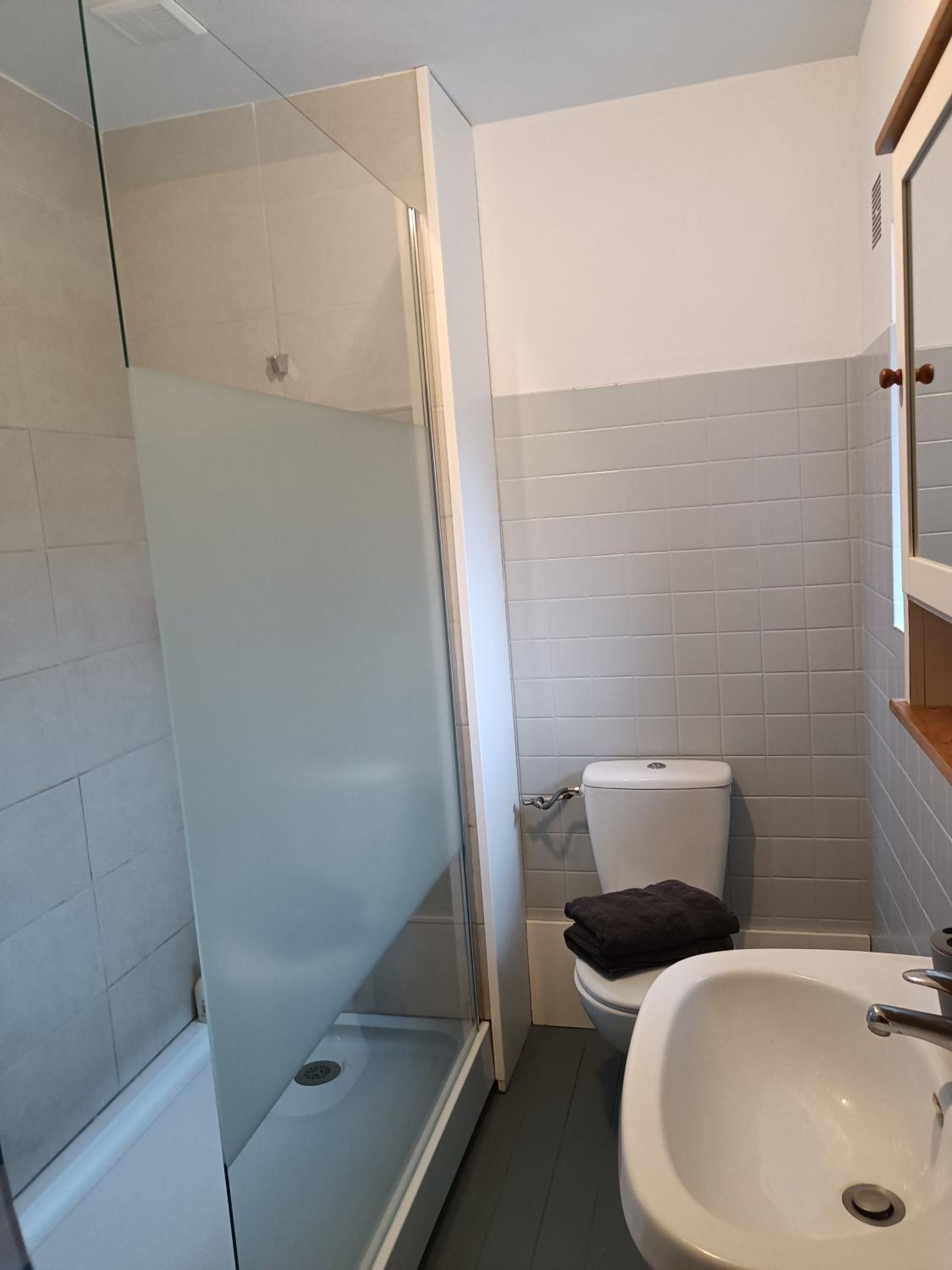 Three-Bedroom House photo 2