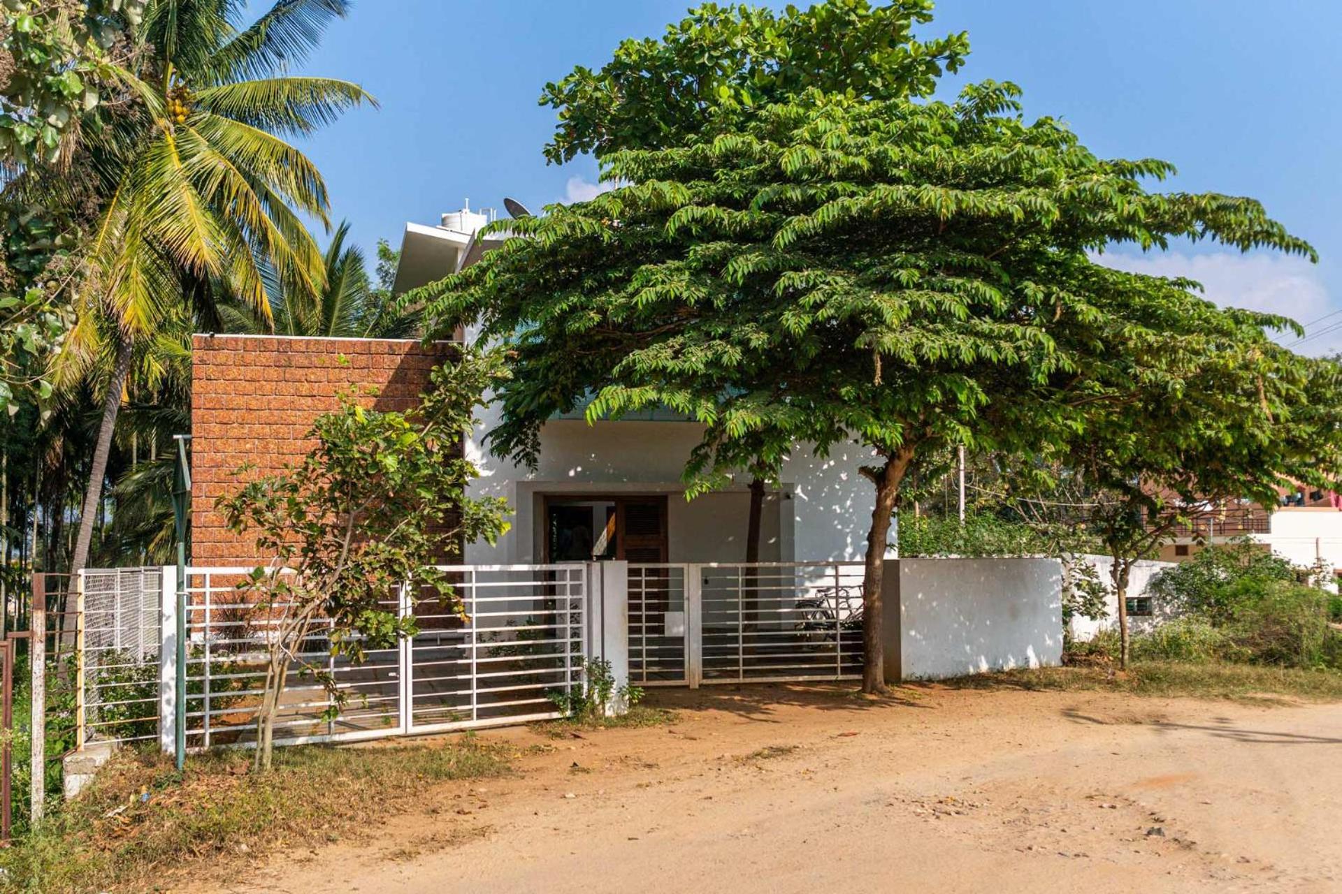 Three-Bedroom Villa - Photo 2