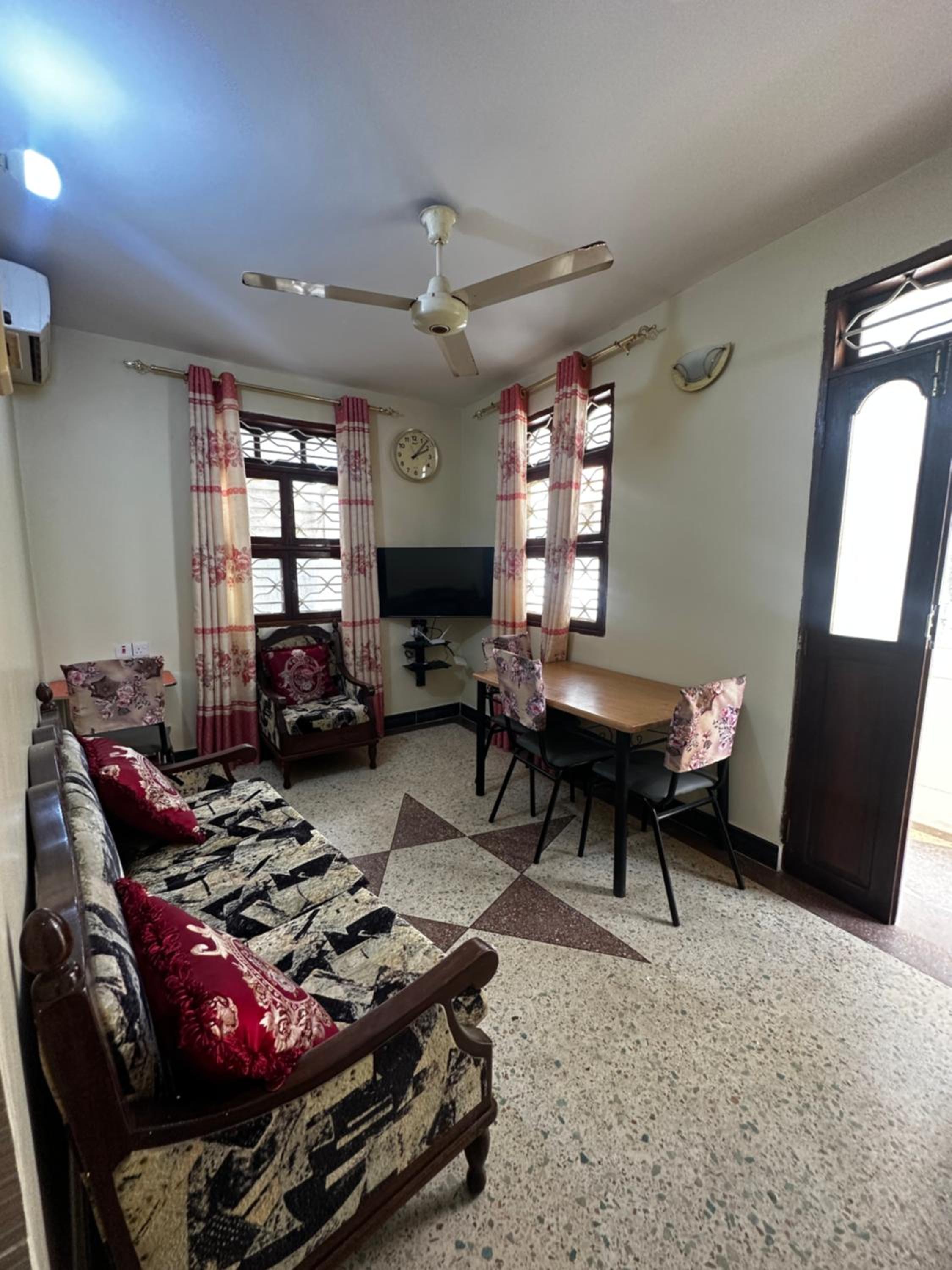Apartment With Balcony photo 1