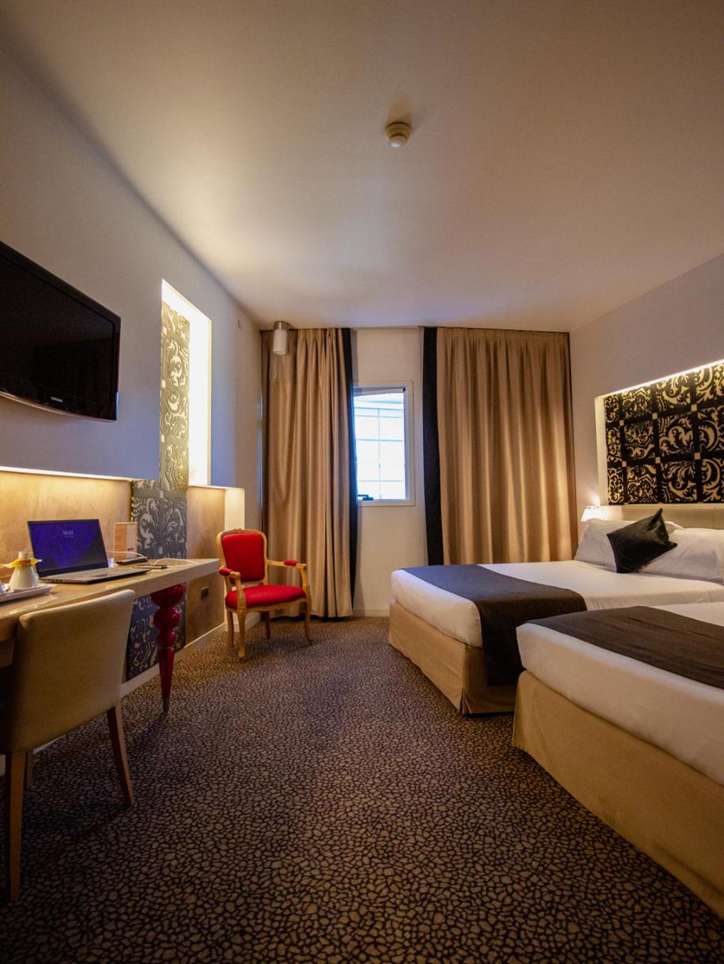 Superior Quadruple Room - Photo 5