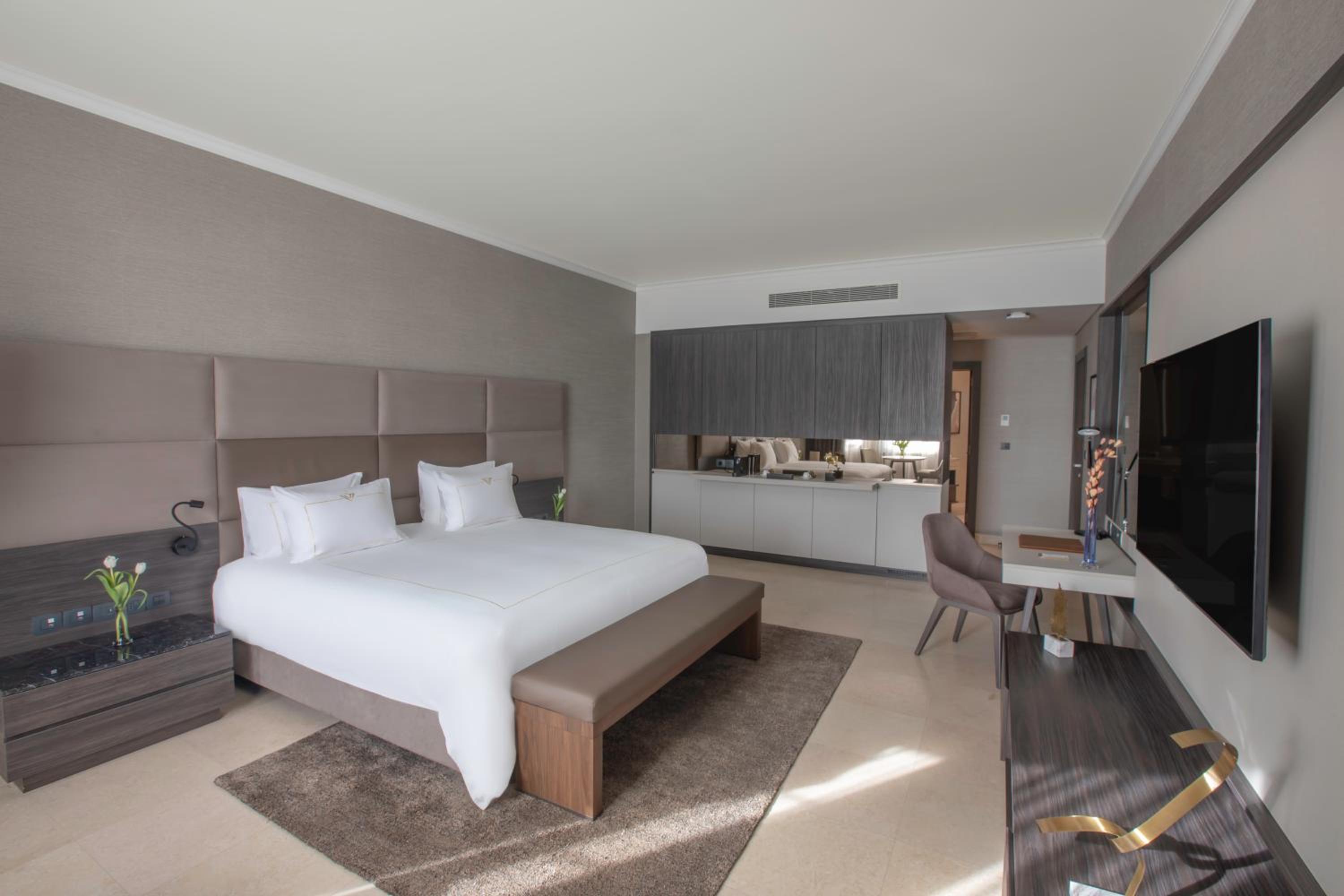 Deluxe Room - Photo 4