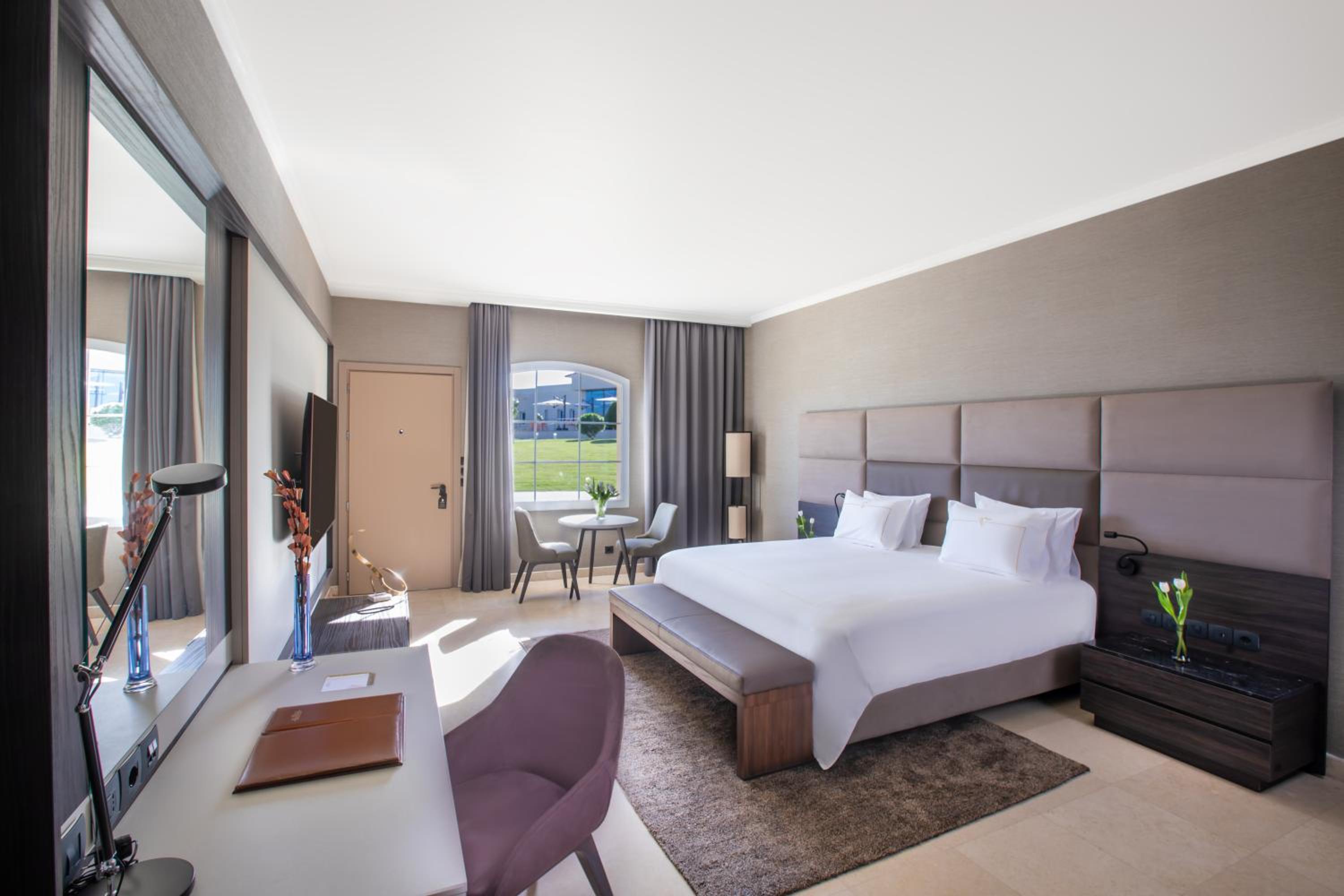Deluxe Room - Photo 1