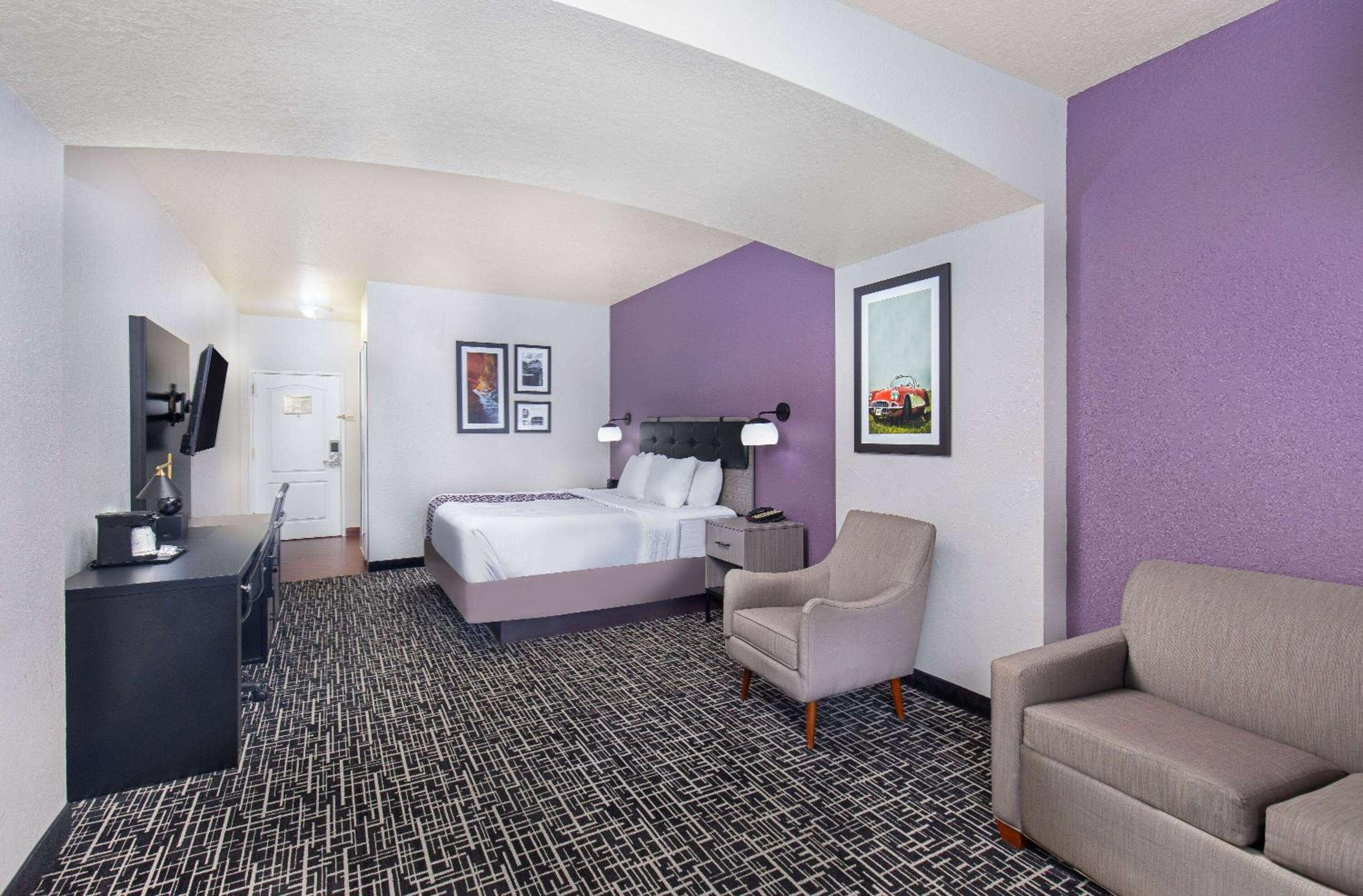 One-Bedroom King Suite - Non-Smoking - Photo 4