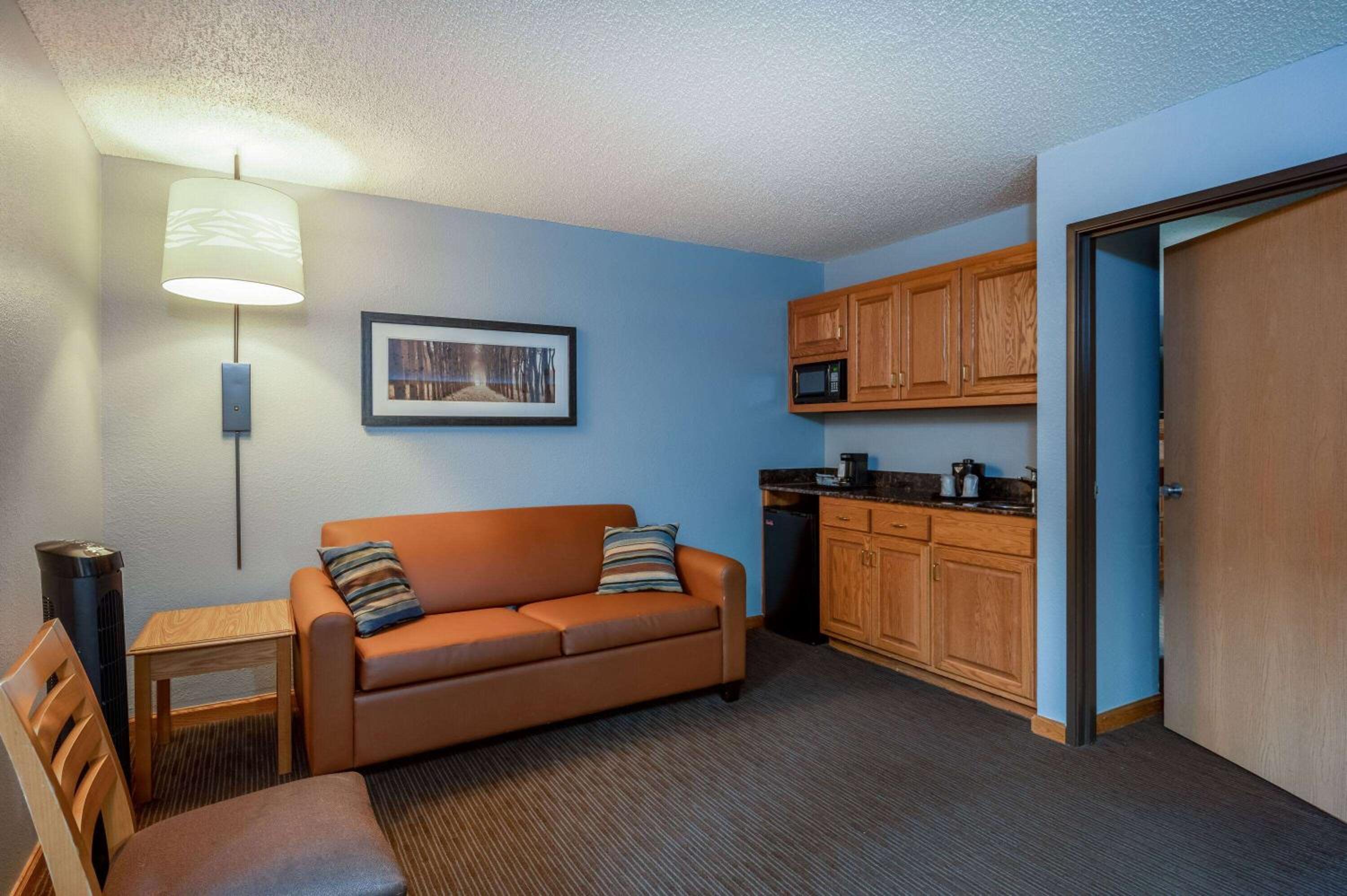 One-Bedroom Queen Suite - Non-Smoking