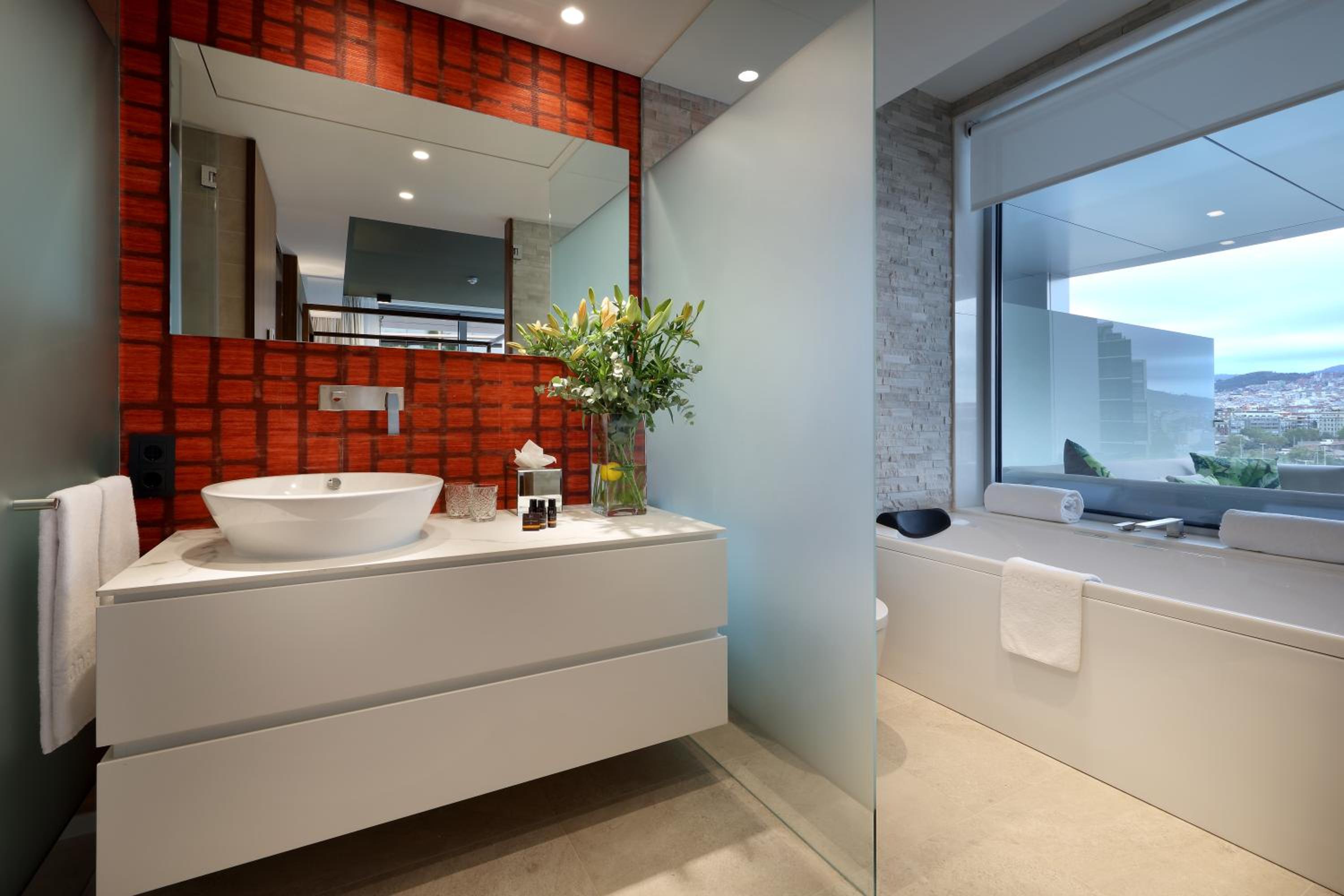 Suite Deluxe con Bañera de Hidromasaje Suite Deluxe con Bañera de Hidromasaje