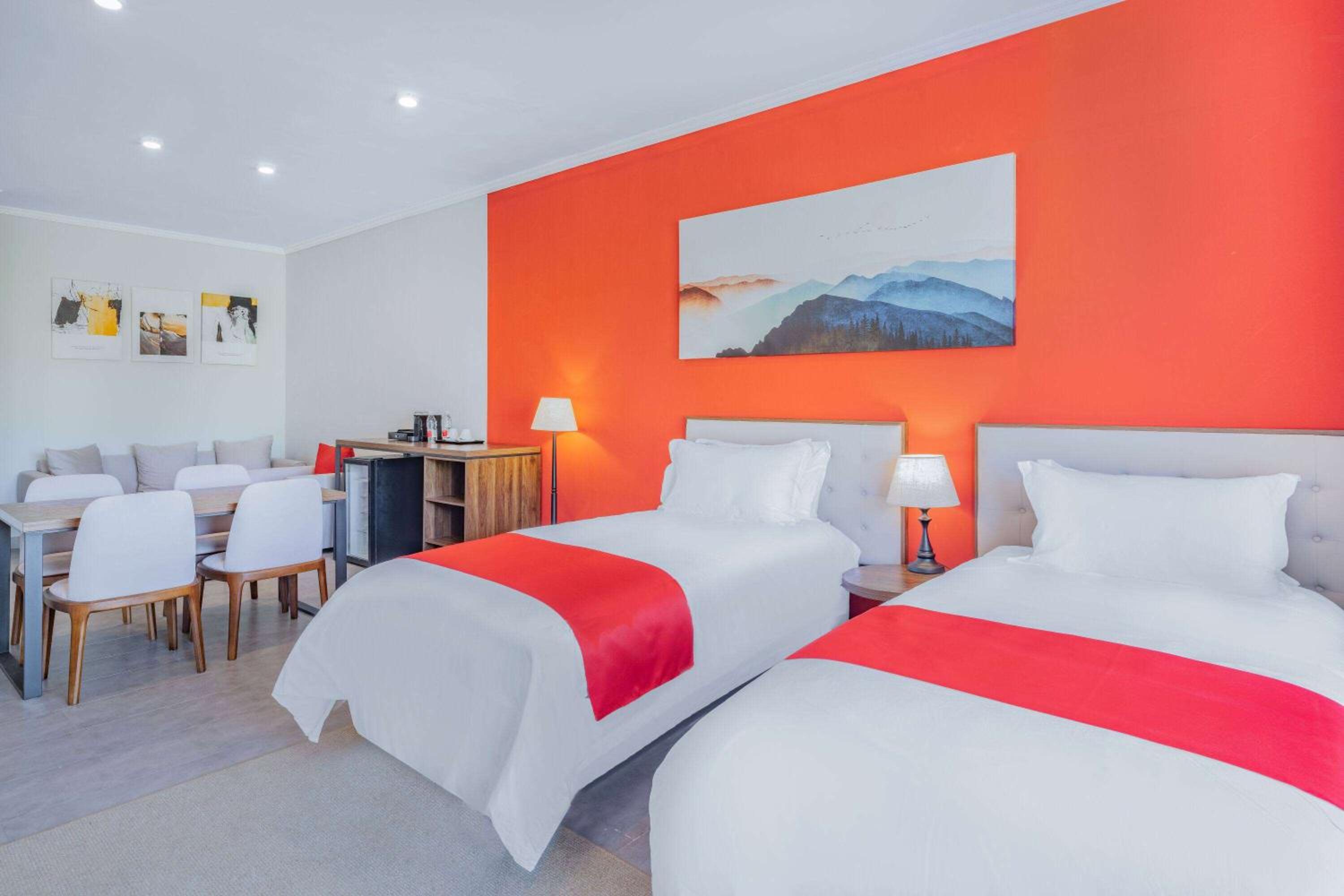 Deluxe Queen Room With Landscape Mountain View - Non-Smoking