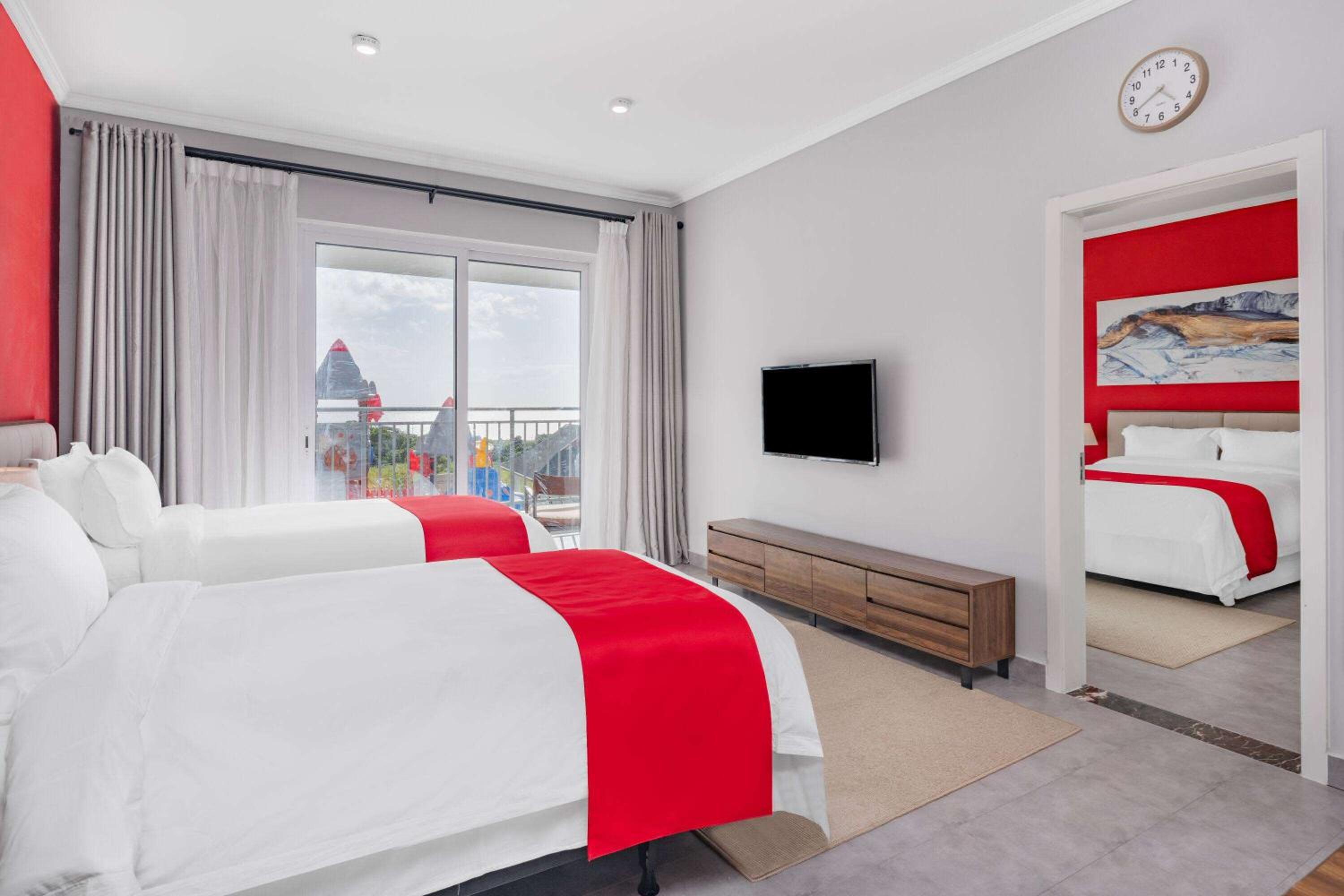 Junior Suite With Partial Ocean View - Non-Smoking photo 1