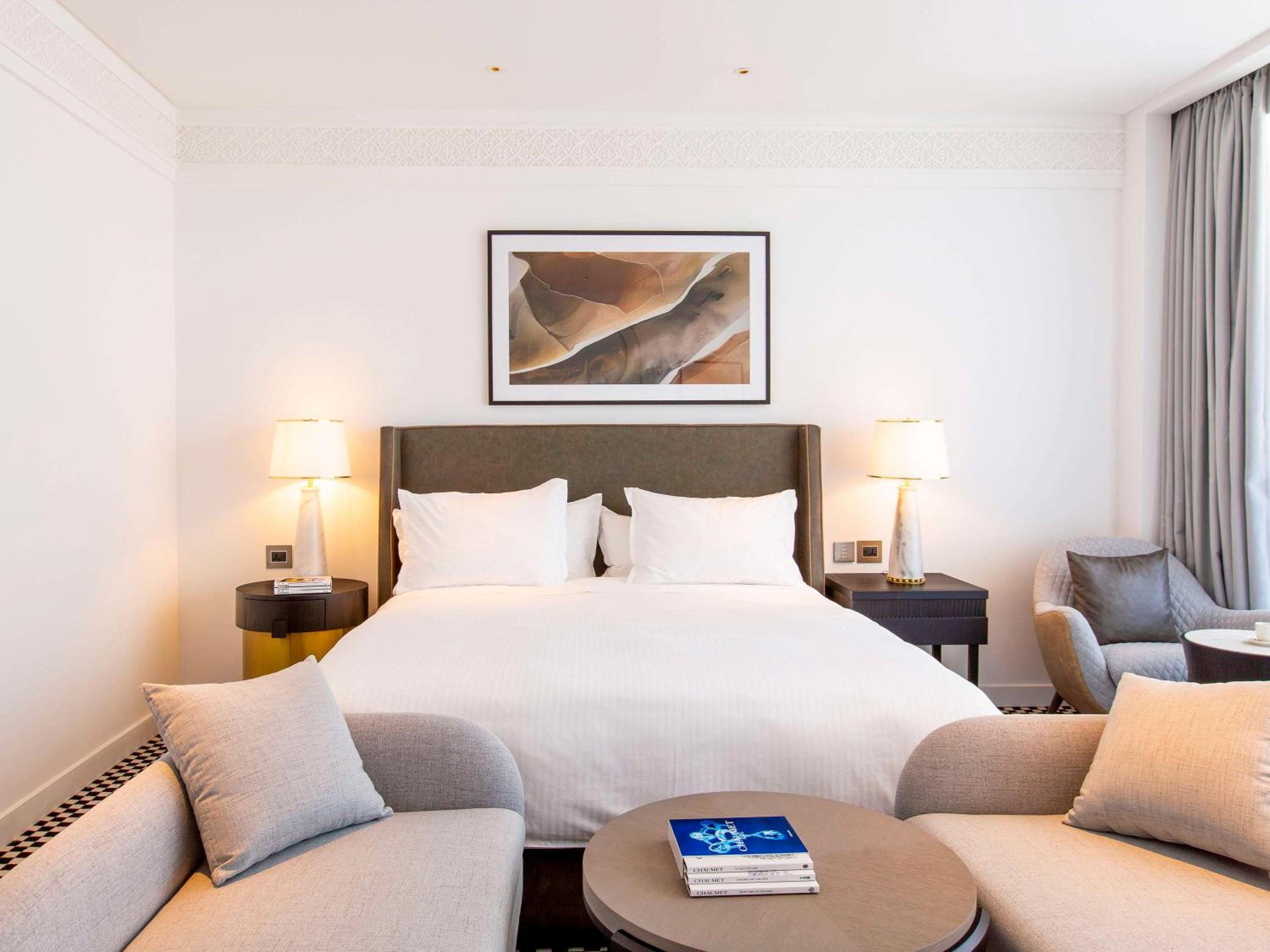 Junior Suite with One King bed and Balcony - Photo 7