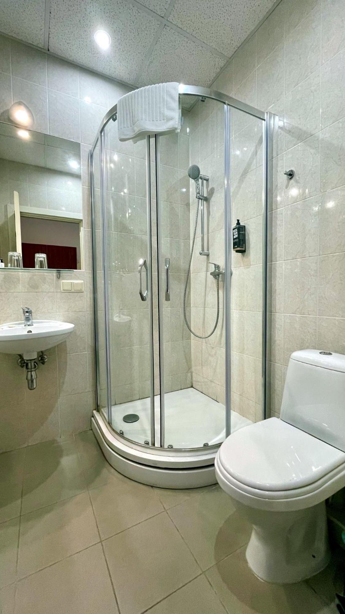 Standard Double Room - Photo 7