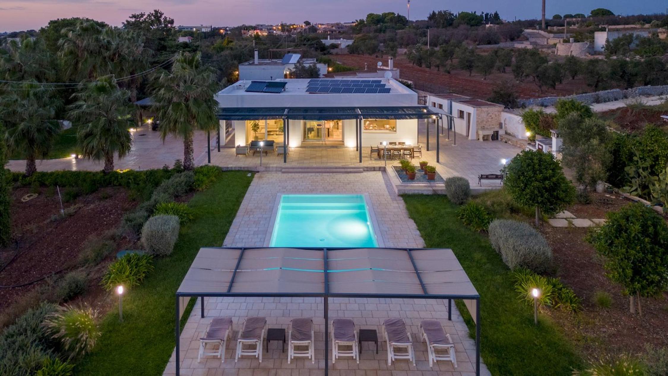 Four-Bedroom Villa photo 1