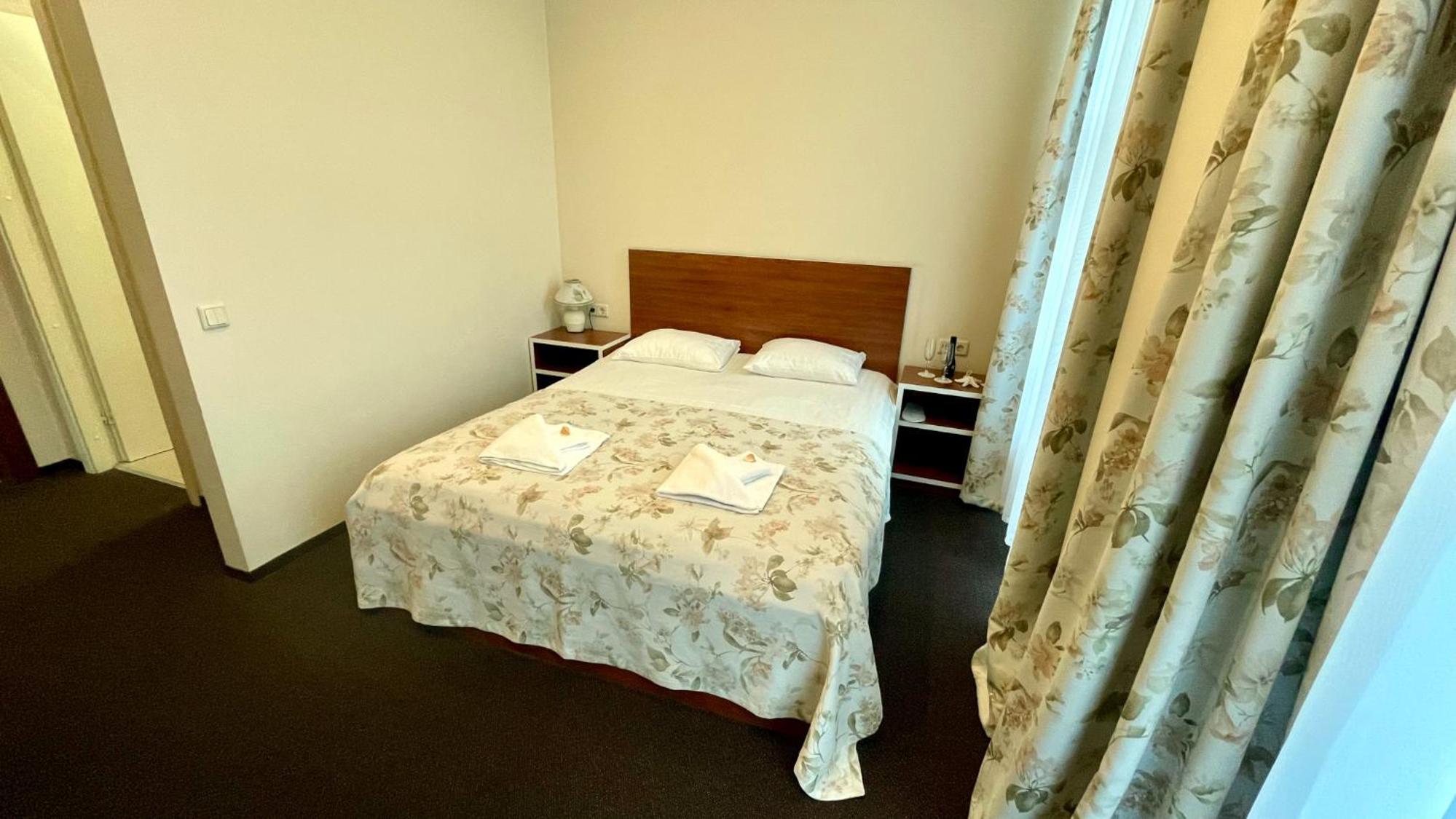 Standard Double Room - Photo 6