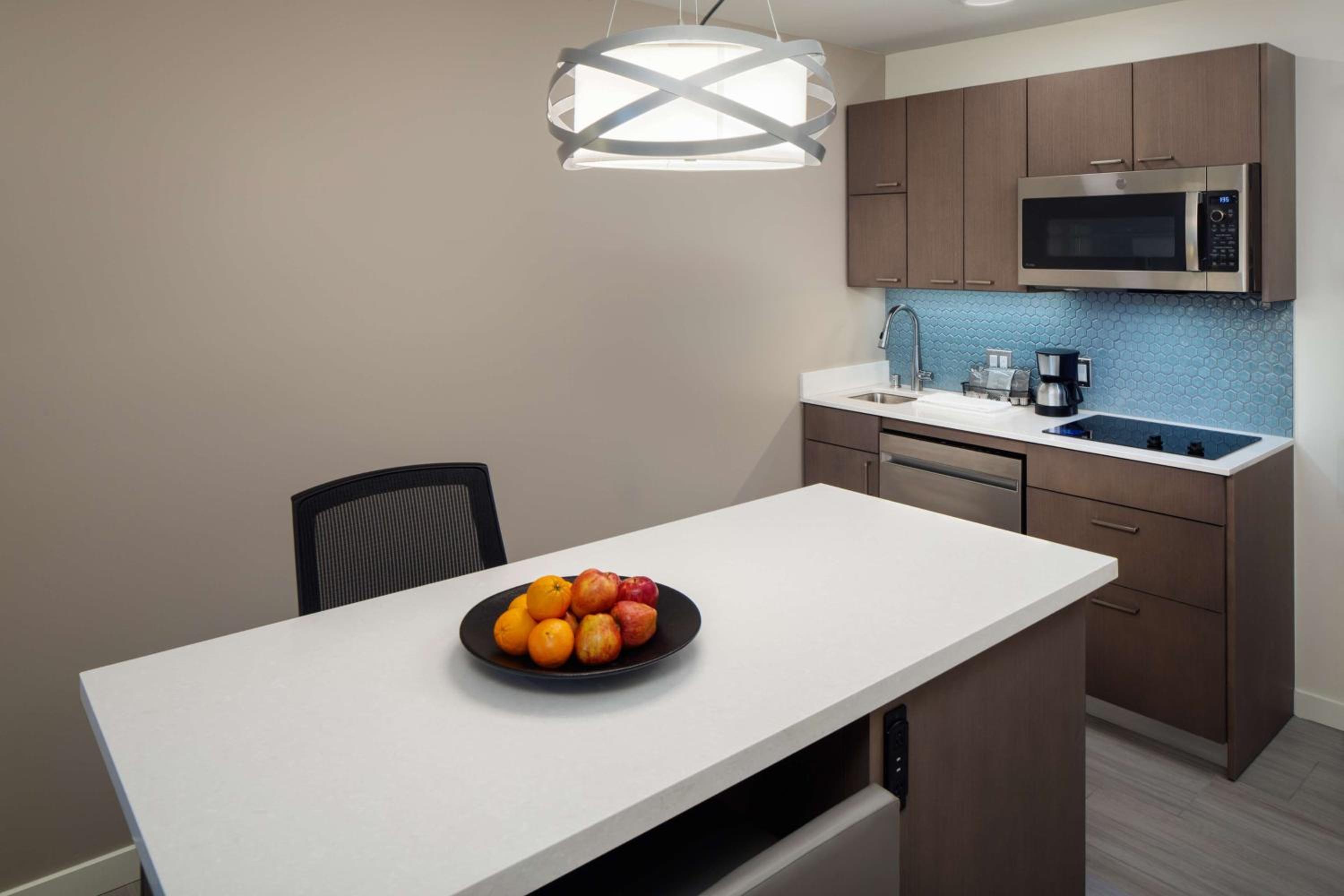 King Studio Suite with Kitchen and Sofa Bed - Photo 3