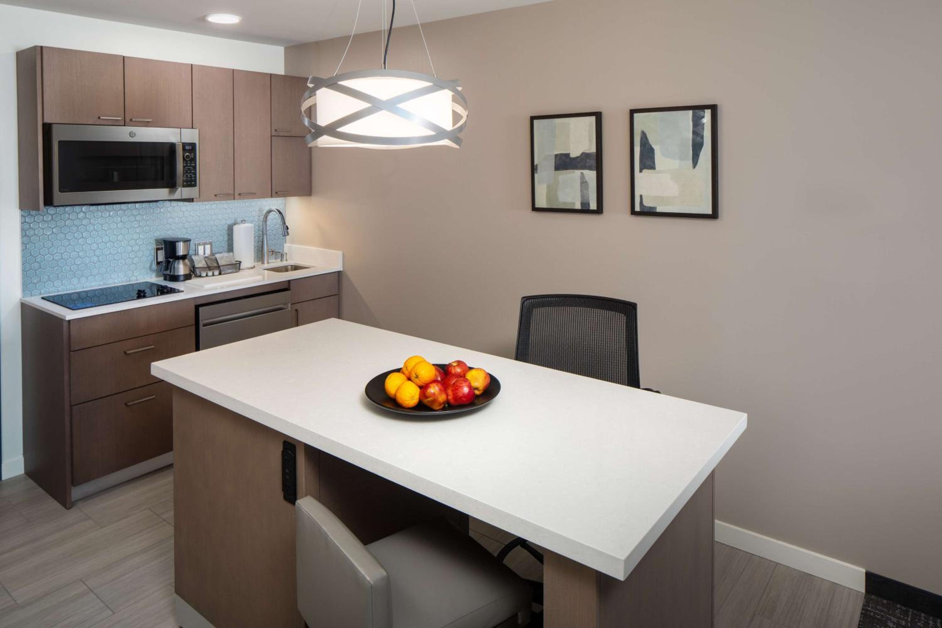 King Studio Suite with Kitchen and Sofa Bed - Photo 2