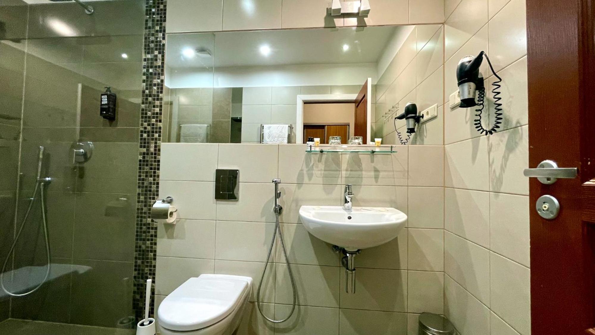 Superior Double Room - Photo 8