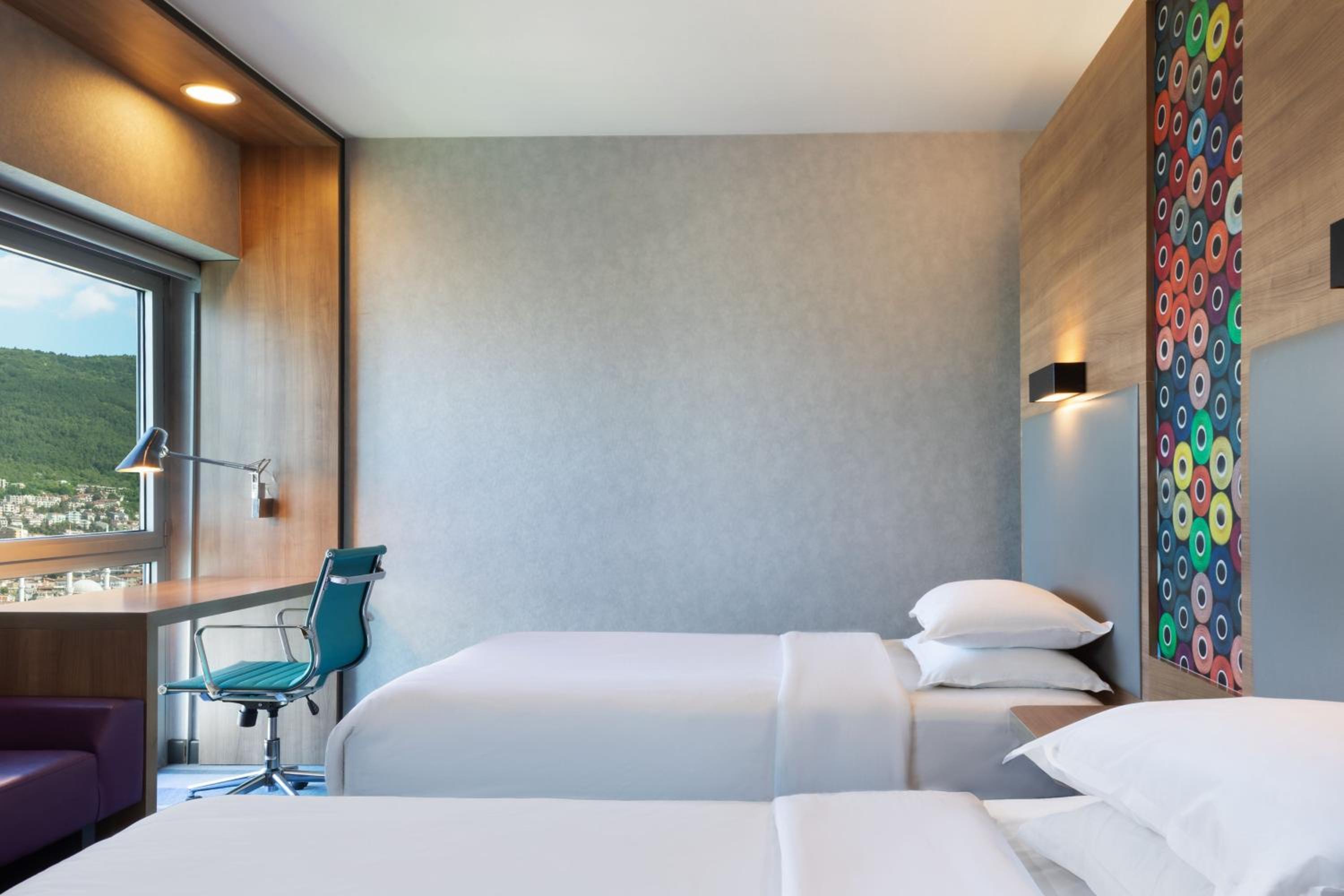 Aloft Twin Guest Room