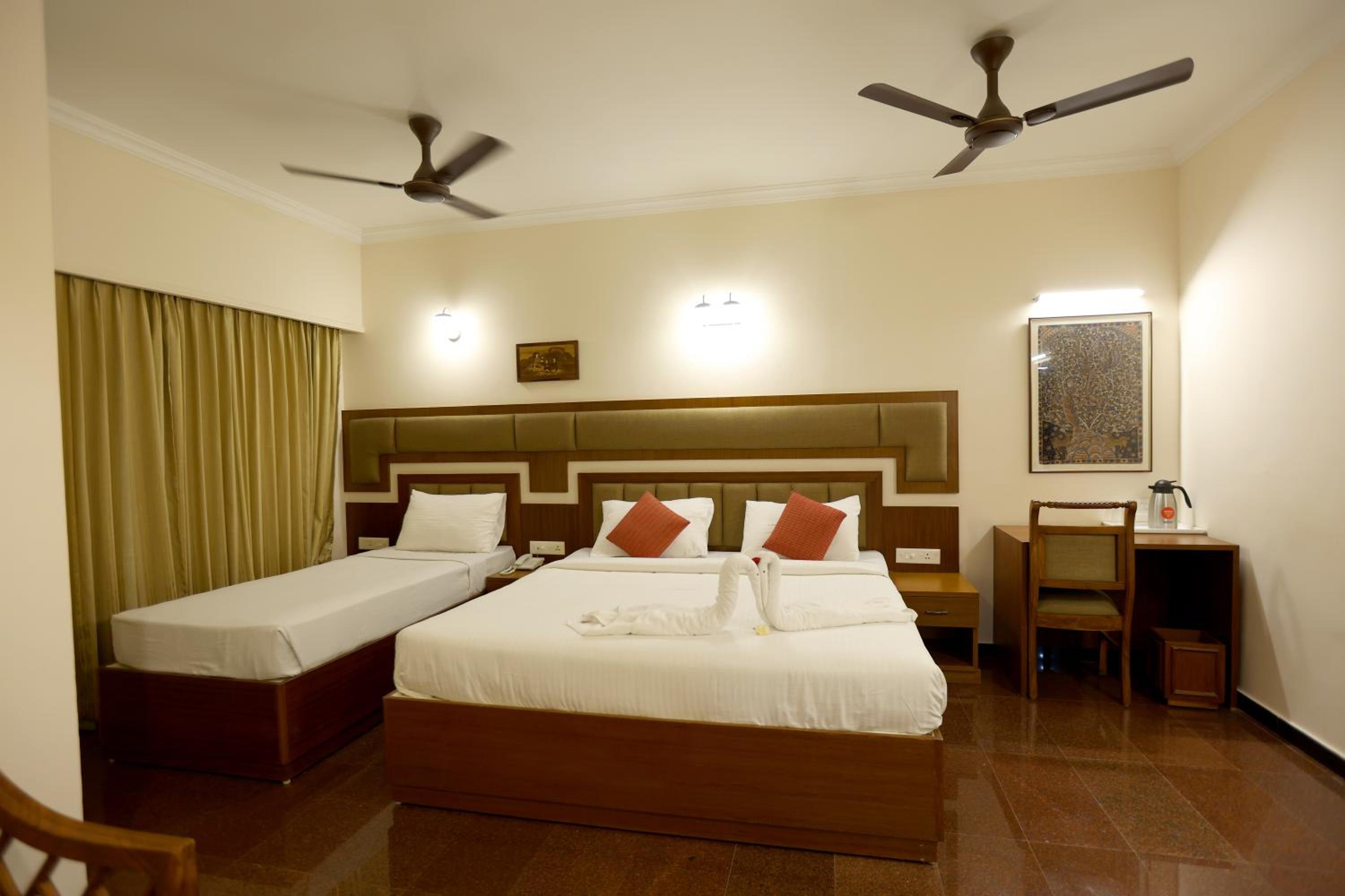 Deluxe Room - Photo 6