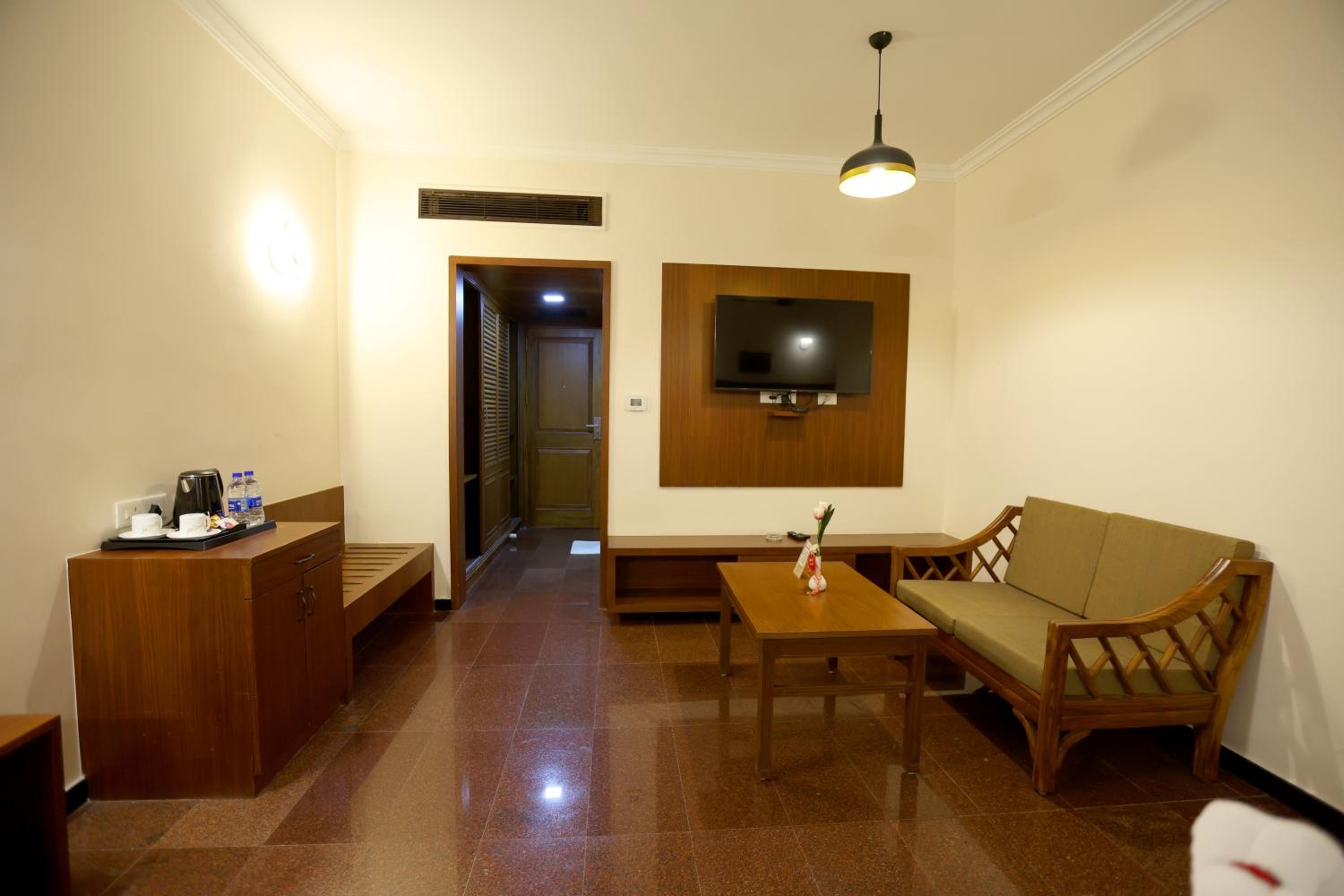Deluxe Room - Photo 3