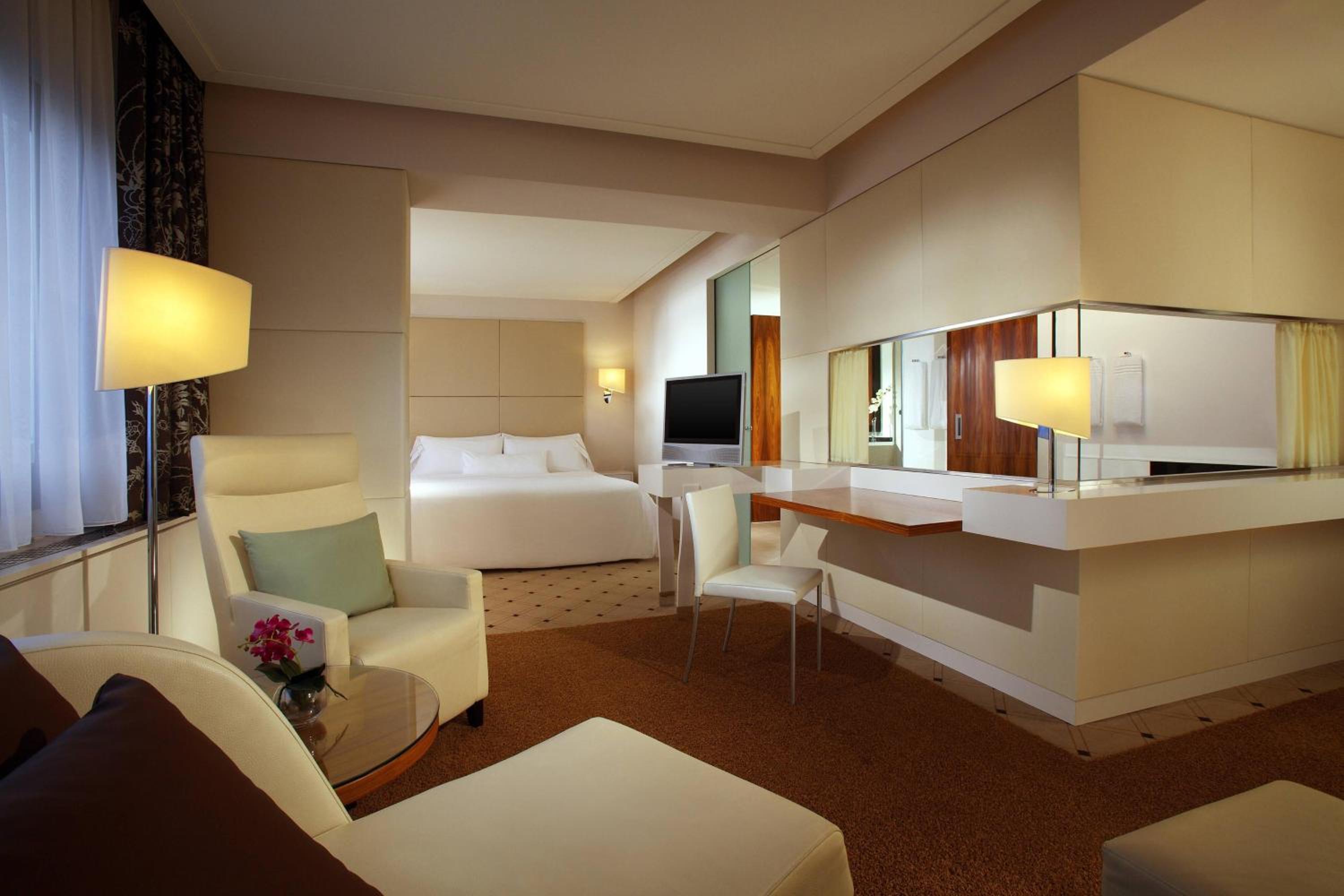 Junior Suite, 1 Bedroom Junior Suite, 1 King