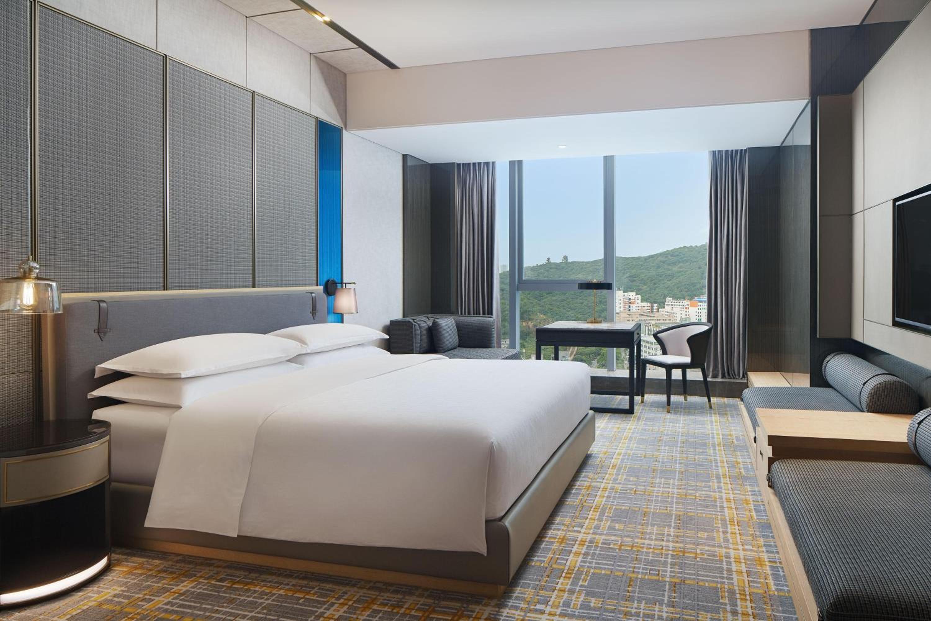 Grand Deluxe Room, Guest room, 1 King