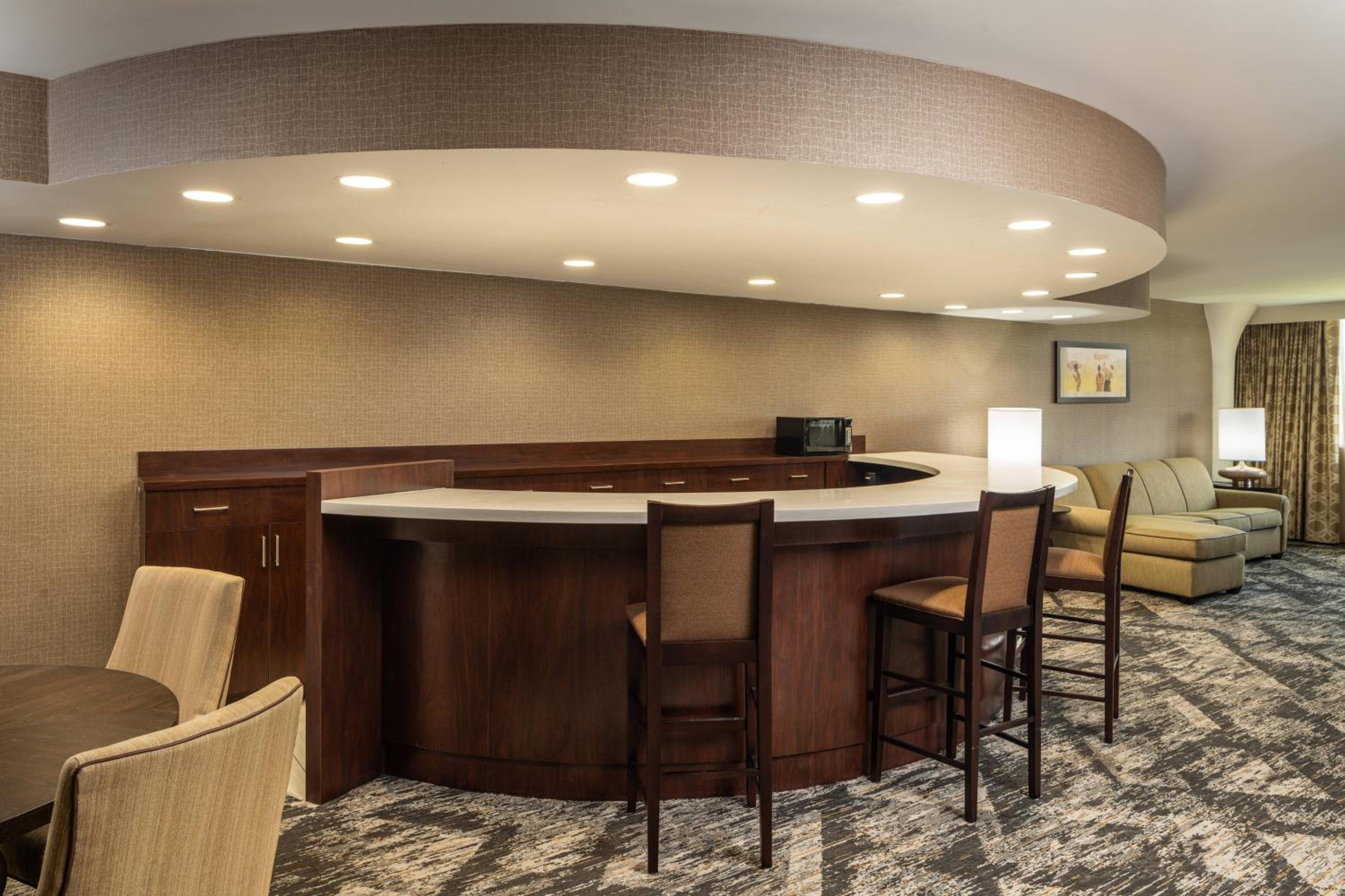 Penthouse Suite, 1 King - Photo 2