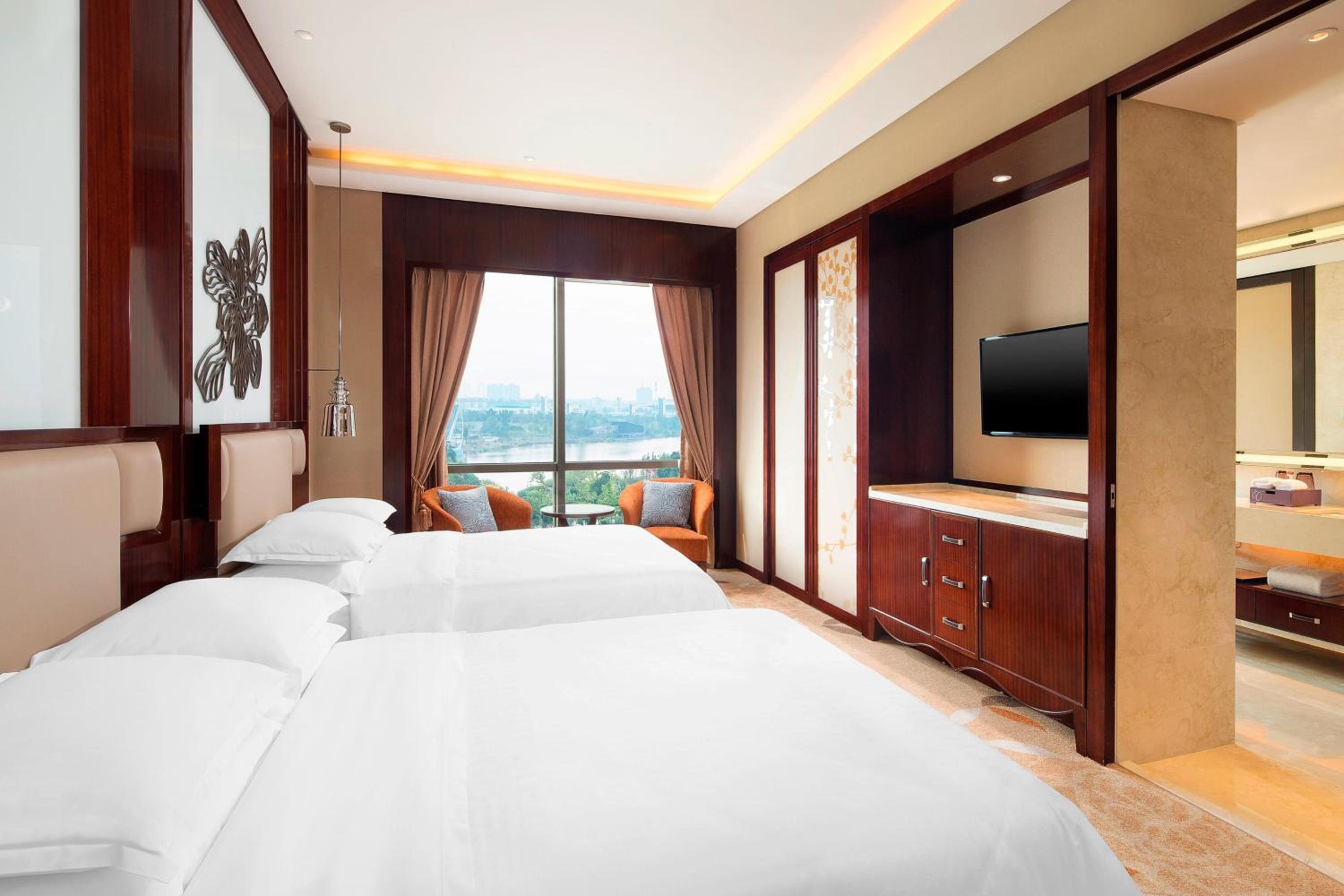 Deluxe Lake View Twin Room photo 2