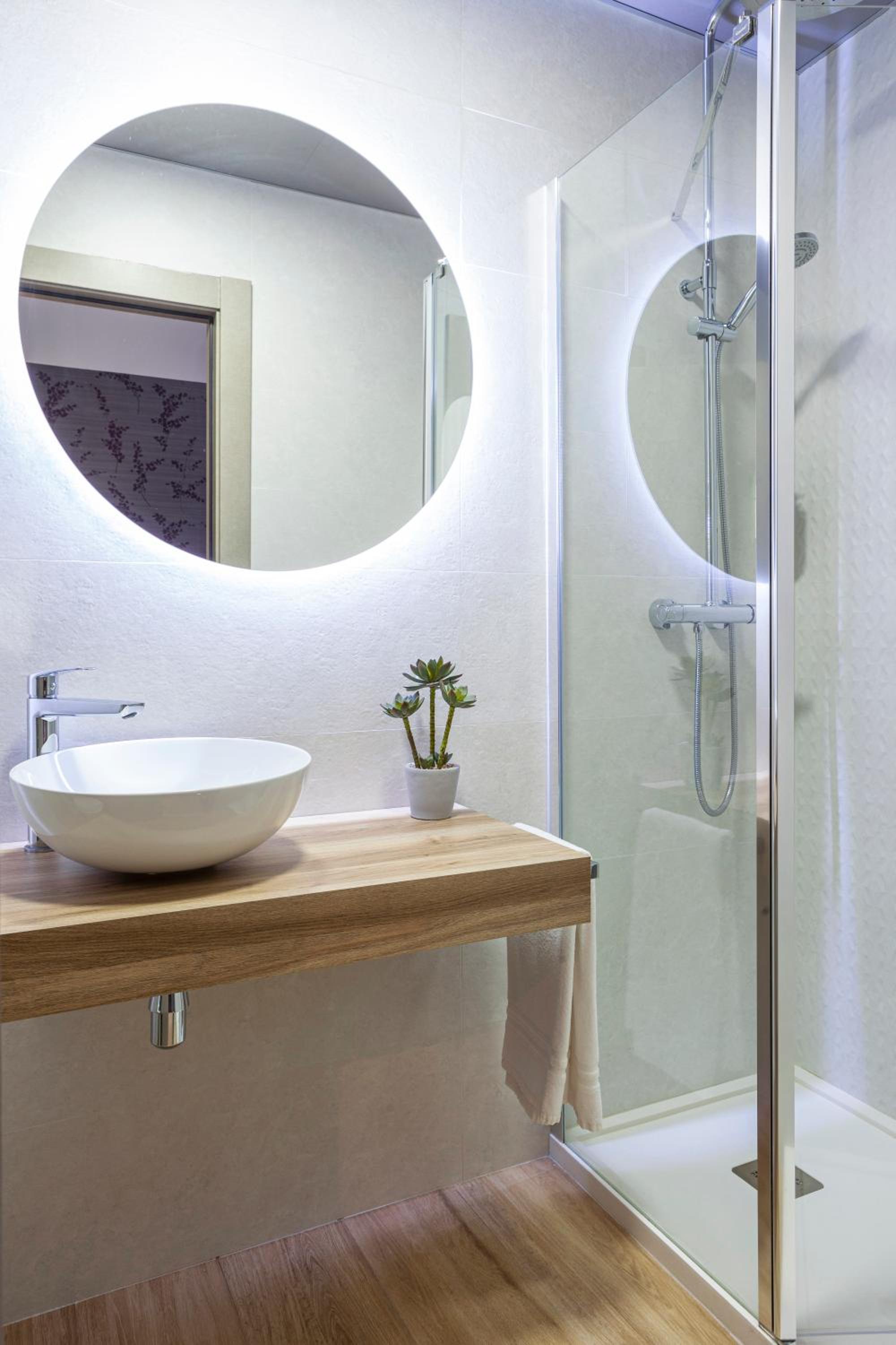 Double or Twin Room - Photo 19
