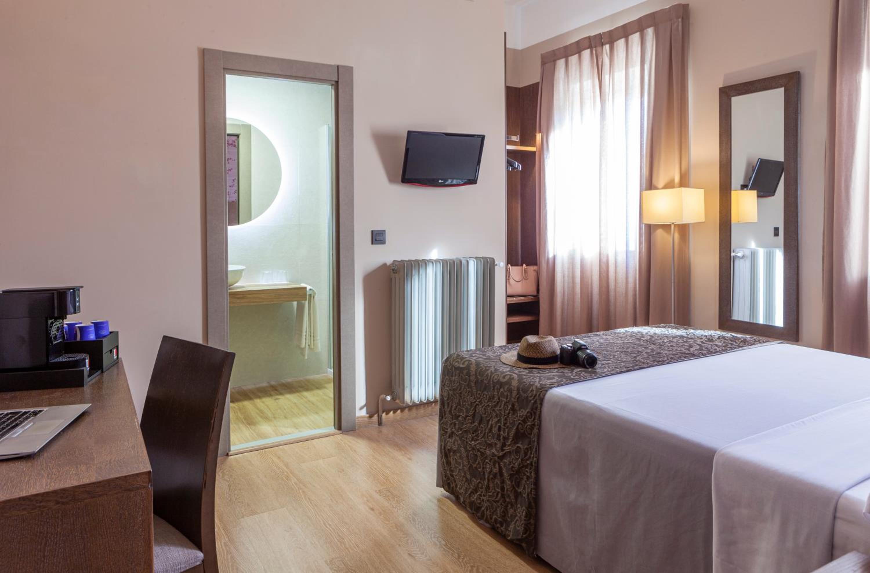 Junior Suite - Photo 1