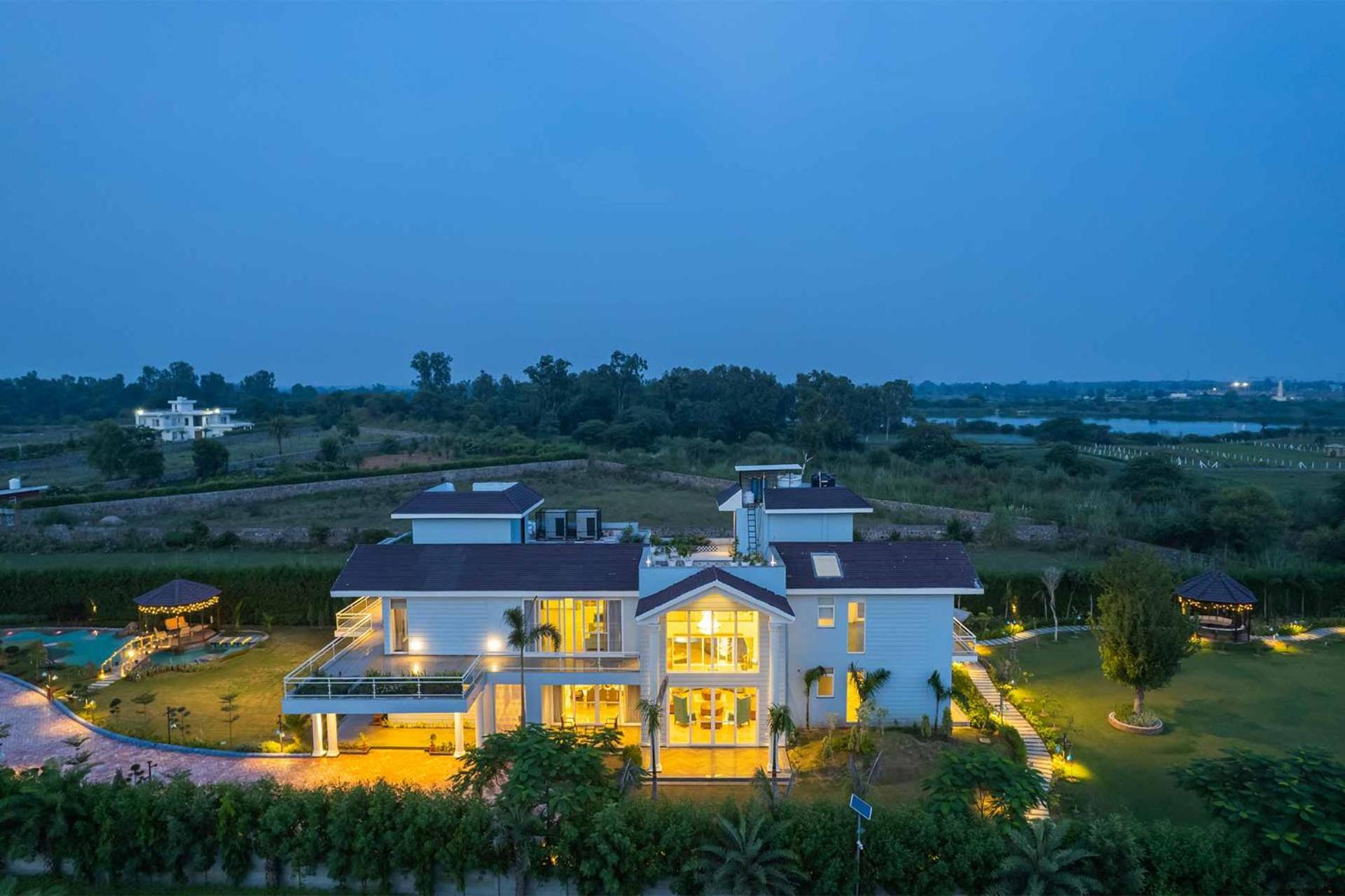 Villa photo 2