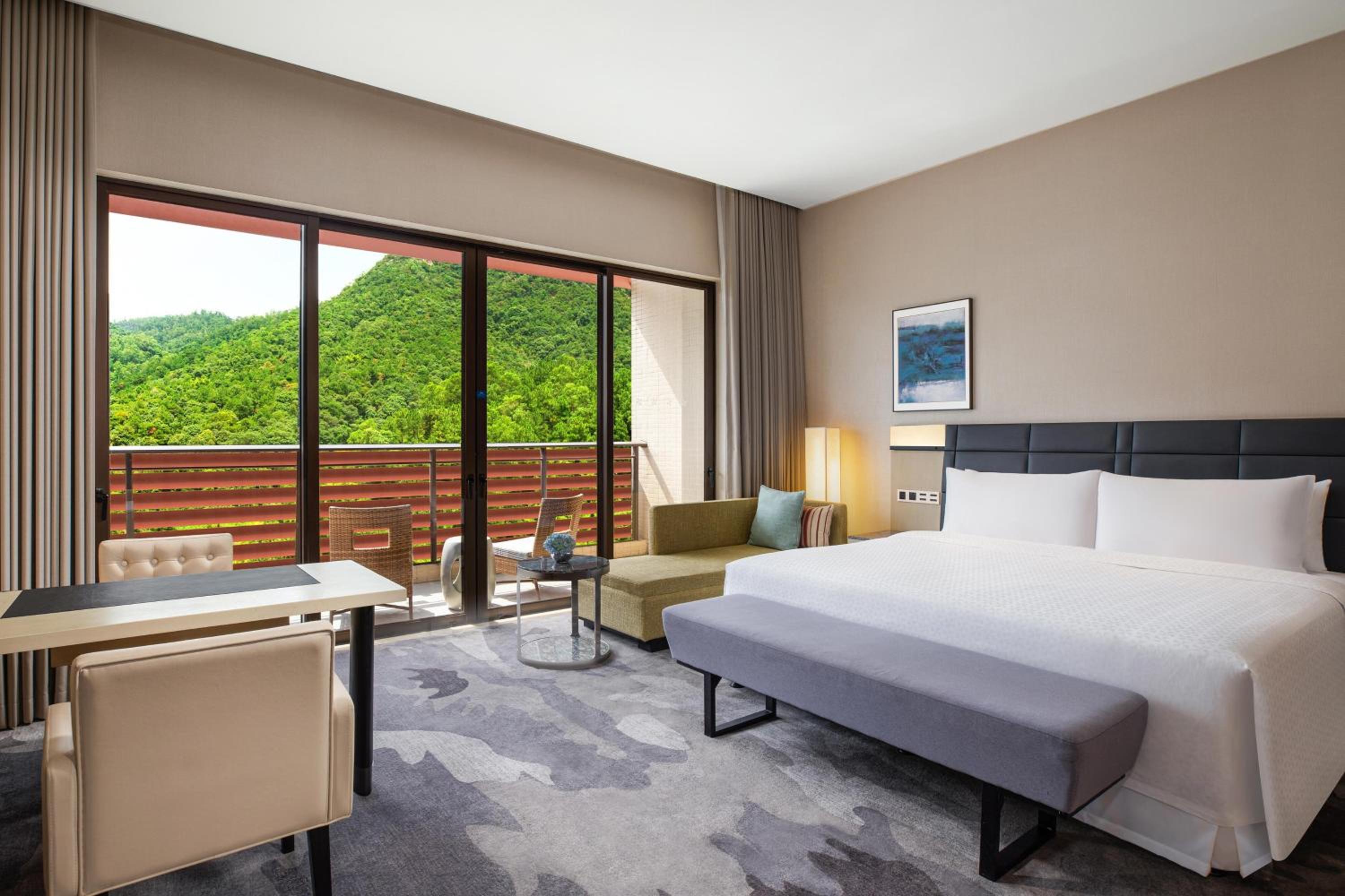 Deluxe King Room